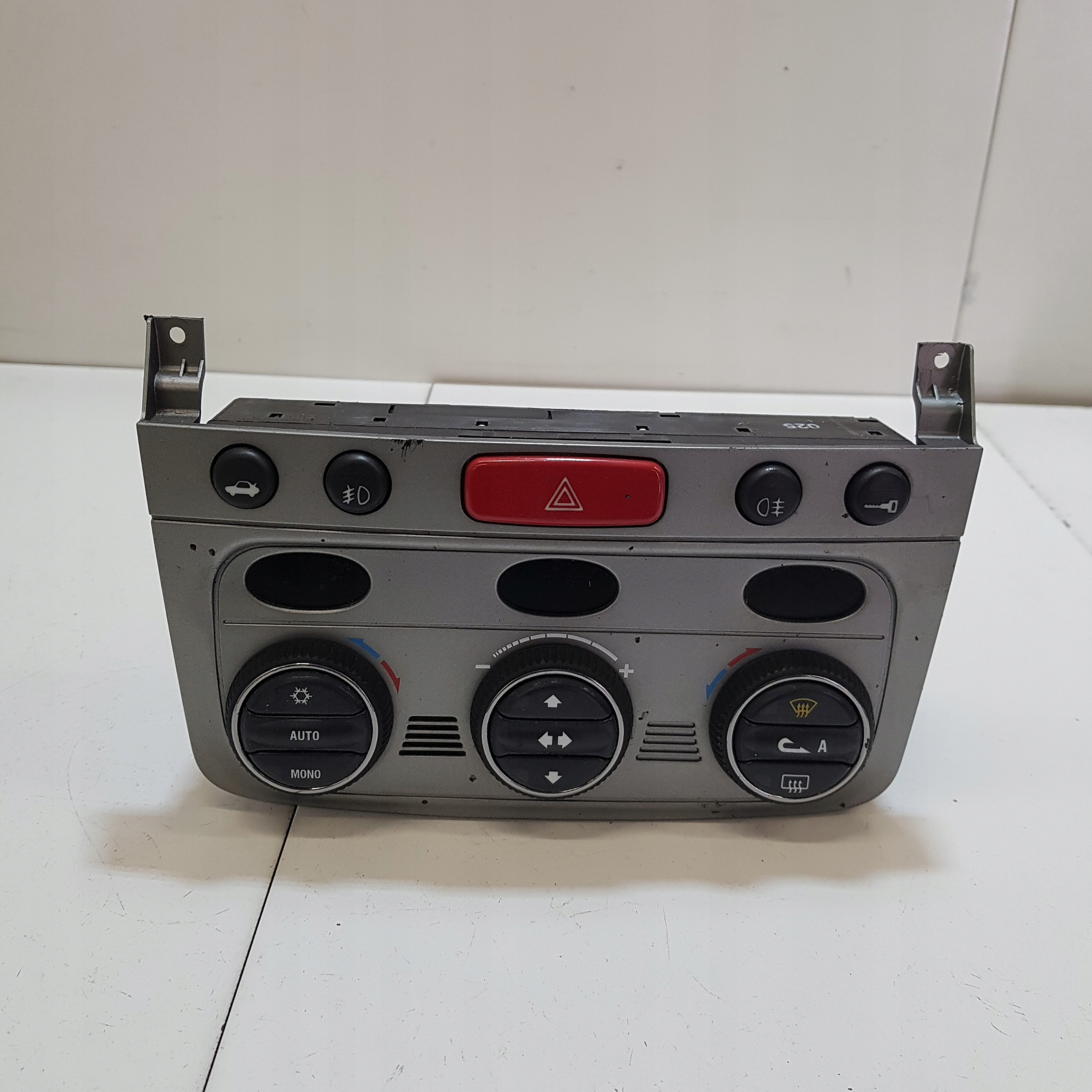 control panel air conditioning devices ALFA ROMEO 147 01560513690