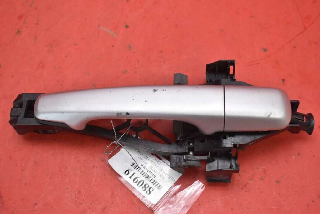 handle right front front SREBRNA 30784203 VOLVO XC70 2 II 07-13