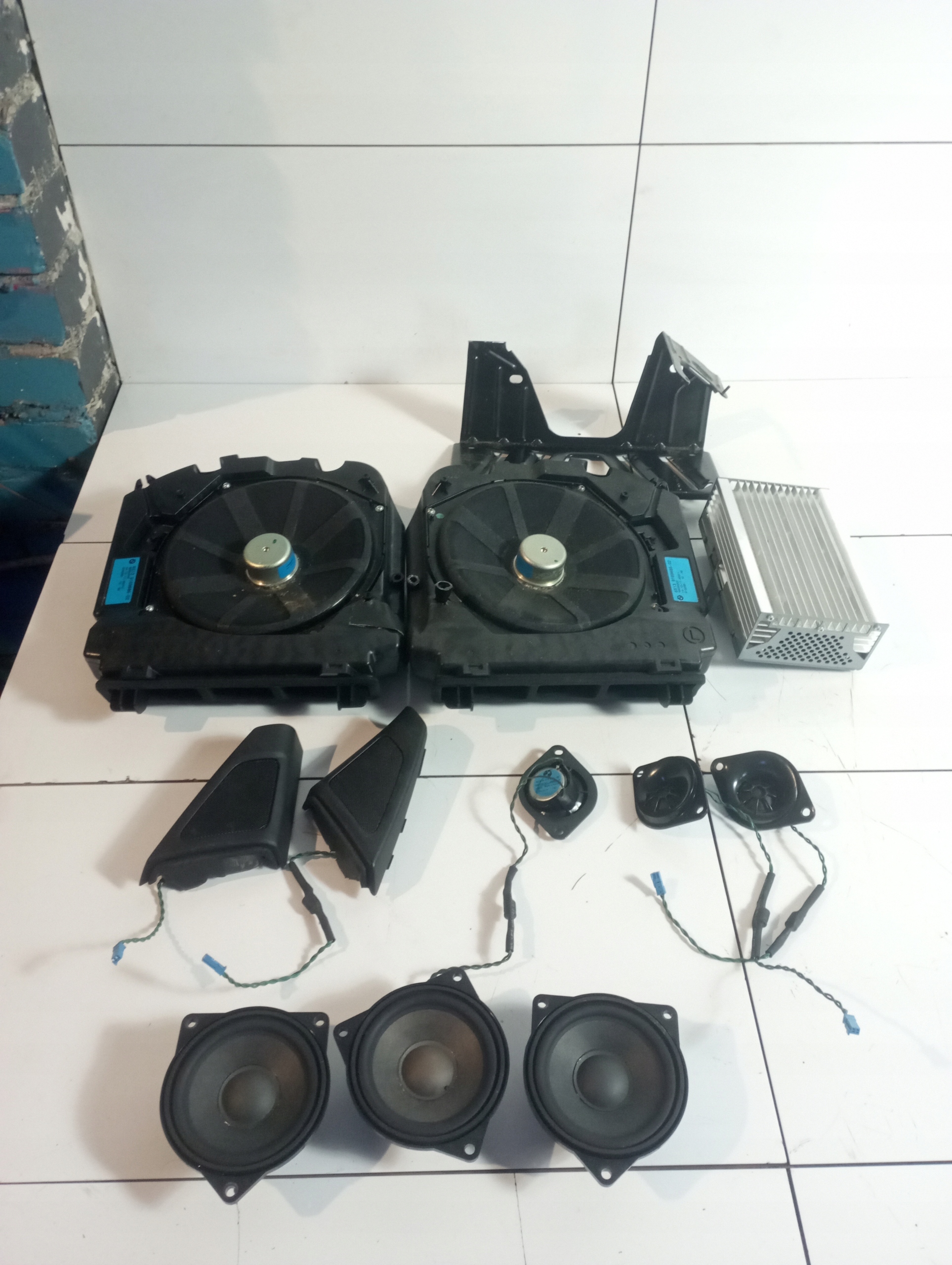 NAGŁOŚNIENIE GŁOŚNIKI WZMACNIACZ HIFI BMW F10 F11