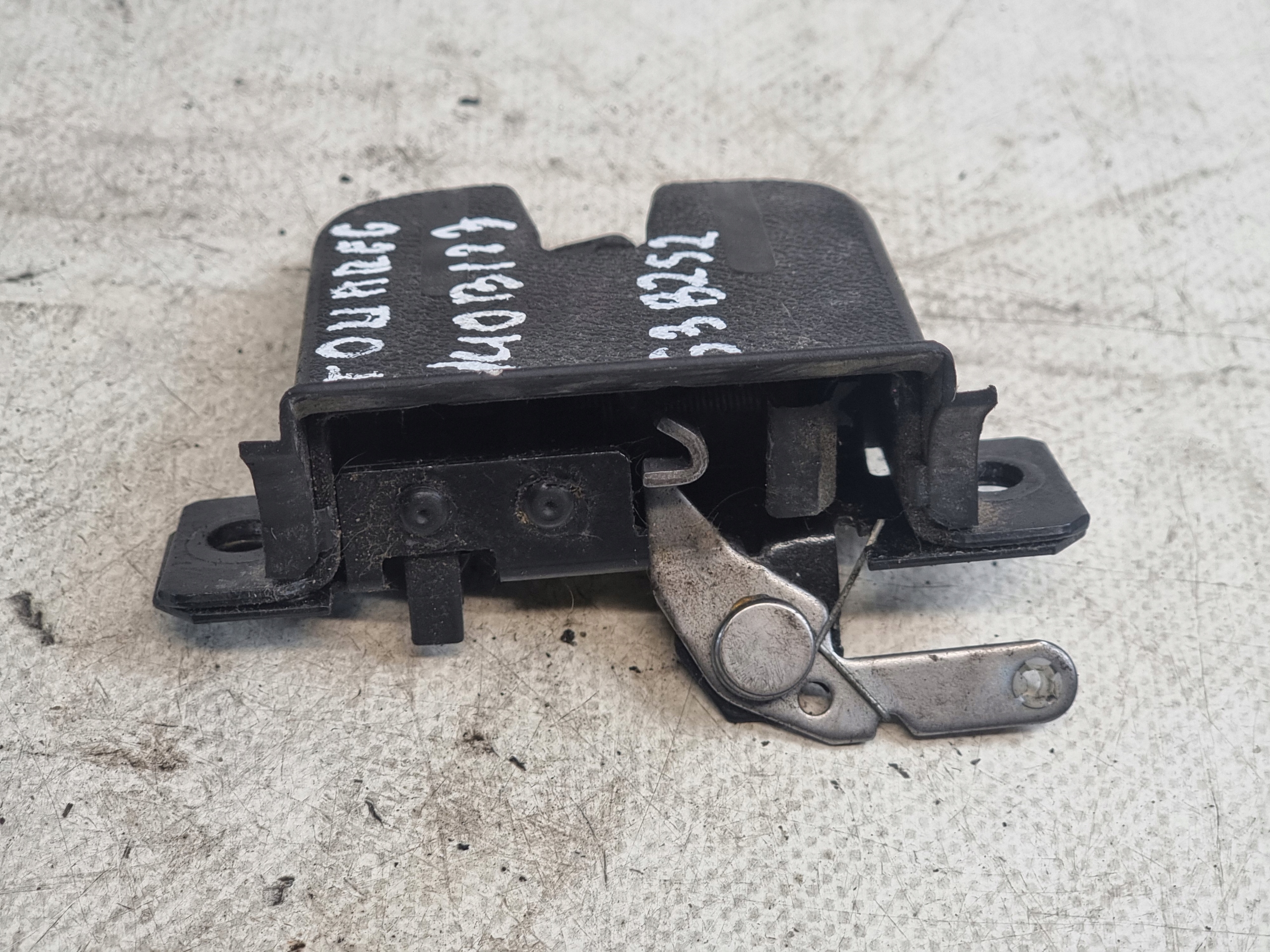 lock bonnet OE 7L6827505C VW TOUAREG and