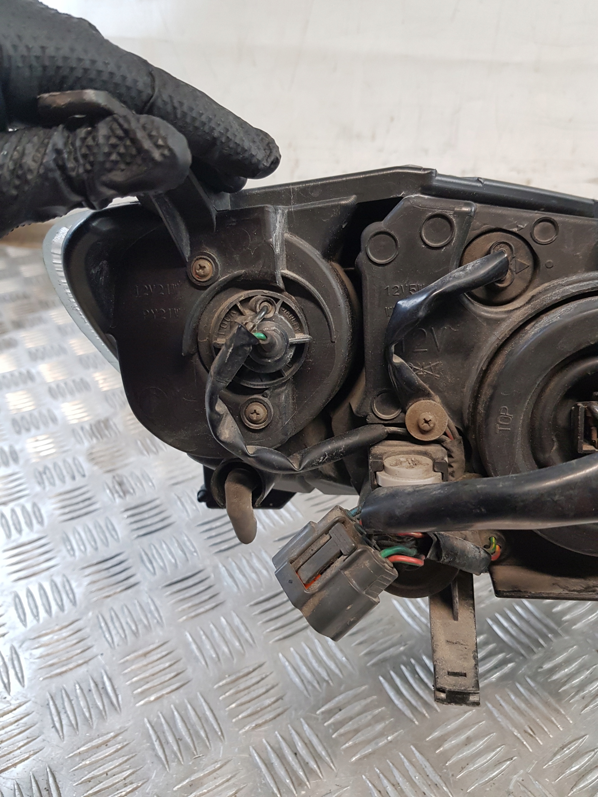 light left front 3M71-13W030-AF MAZDA 2 03R- EUROPA