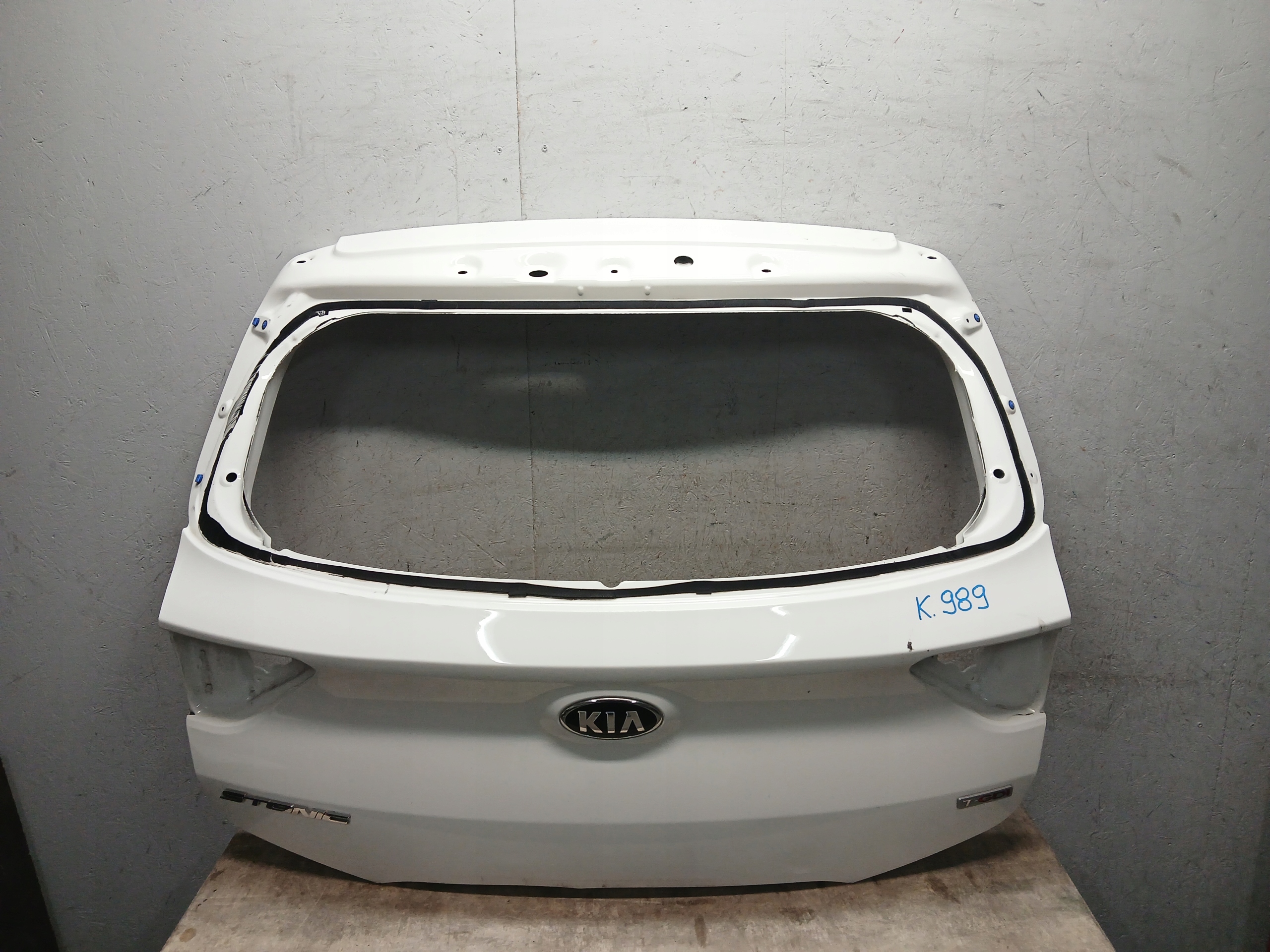 boot door KIA STONIC