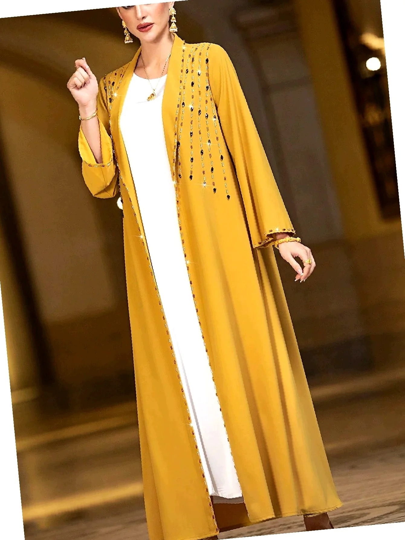 Dámská tunika v arabském stylu zdobená korálky, elegantní, dlouhá, velikost 40