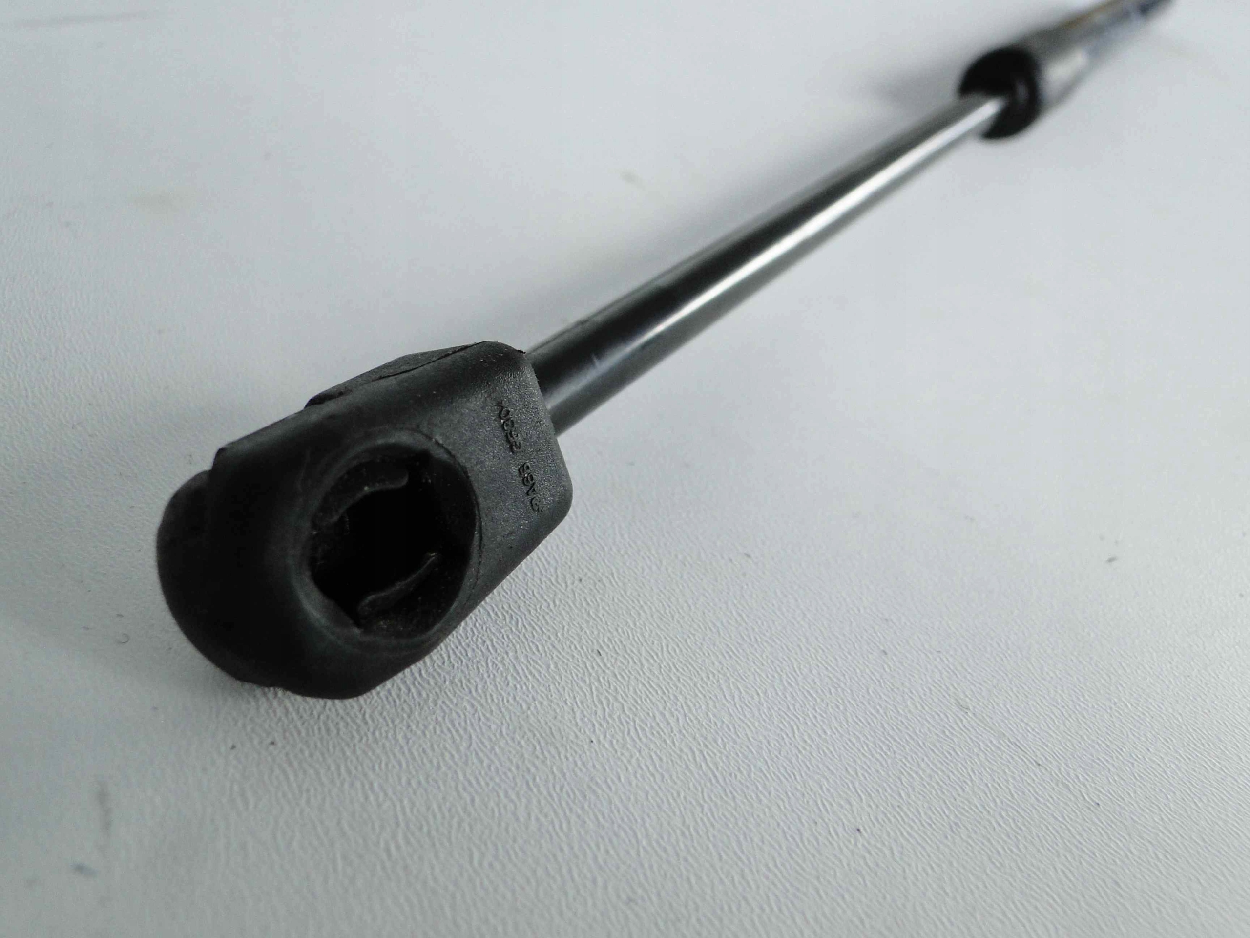 MERCEDES C 205 C/A AMORTYZATOR SIŁOWNIK MASKI Producent części Mercedes-Benz OE