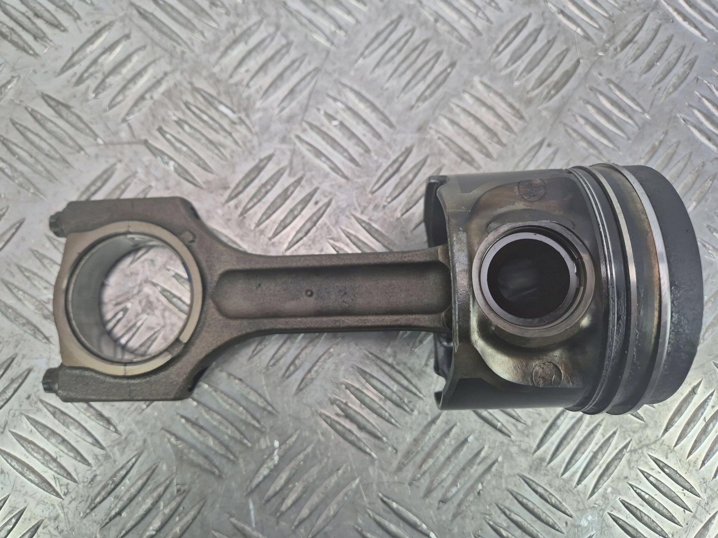 piston with connecting rod BMW X5 E70 3.0d 84L104 M57D30(306D3)