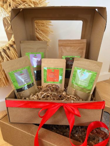 Levně Dárková sada čajů ze světa, 5 čajů, jako dárek ke dni žen