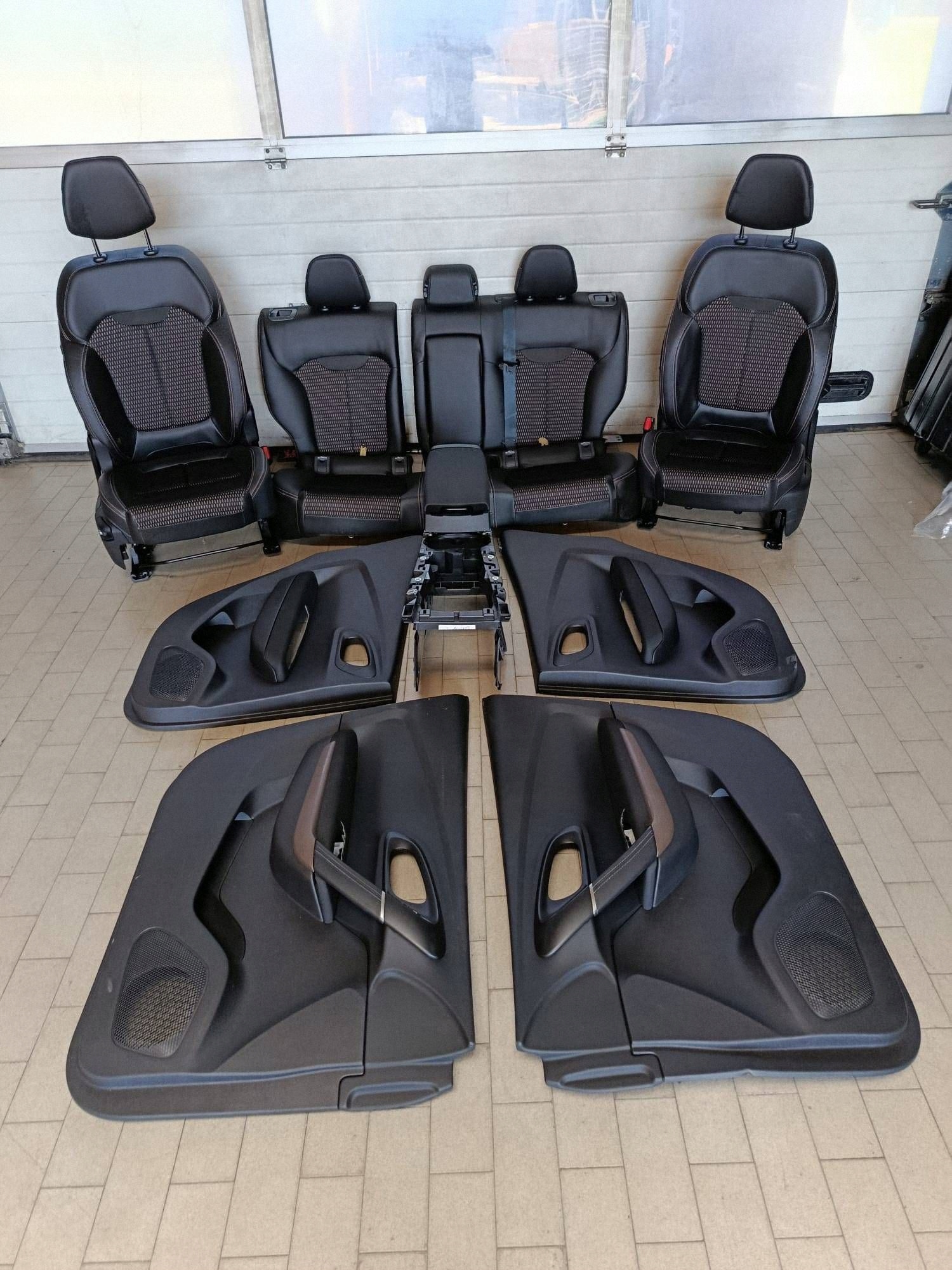 Komplet seats inner side armrest Renault Kadjar semi leather