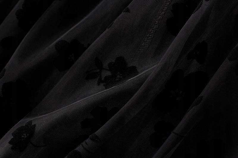 DŁUGA PLISOWANA SPÓDNICA CZESKA SPÓDNICA Cechy dodatkowe falbana