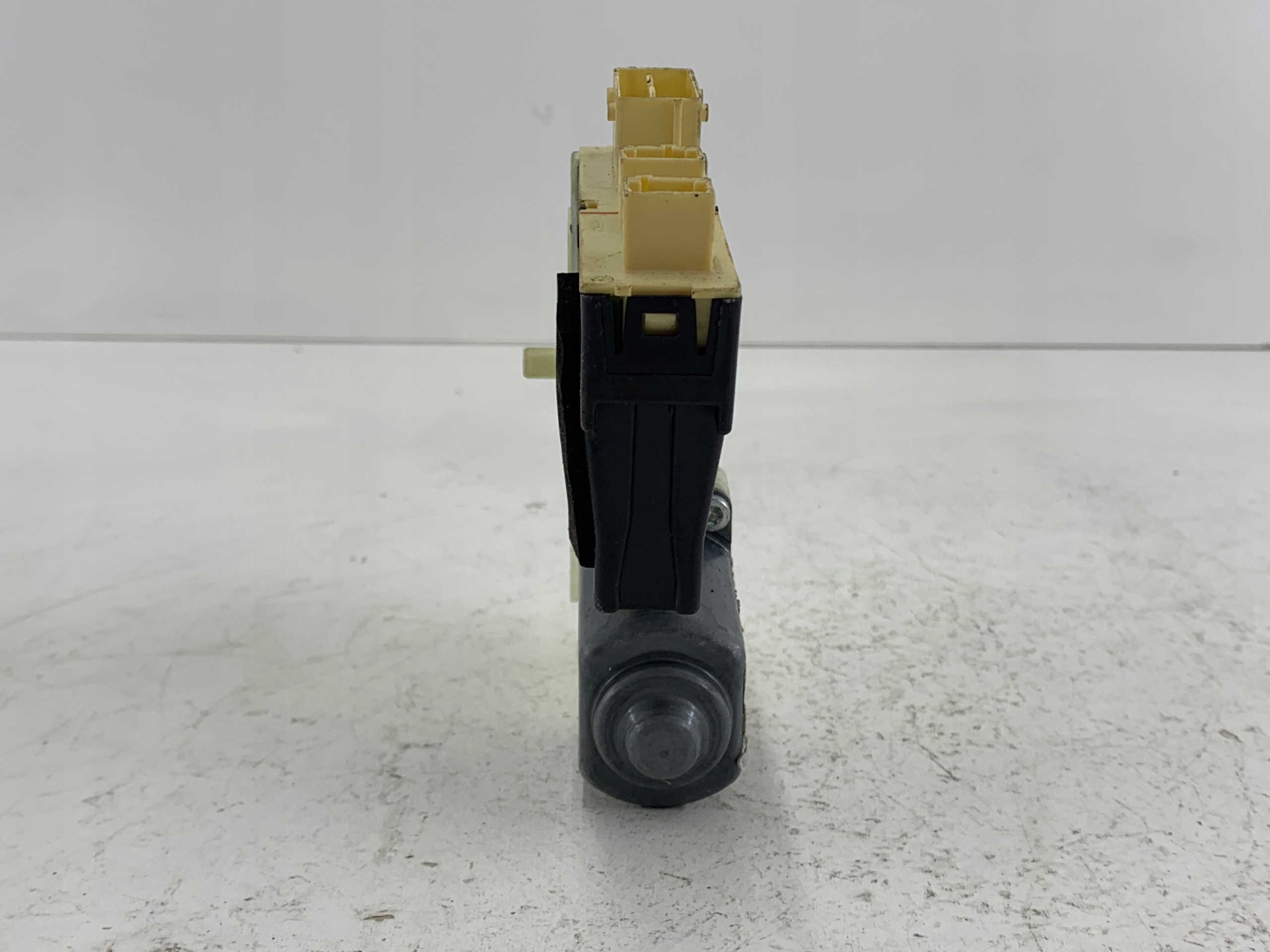 CITROEN C4 and mini motor windows right front 9681577380