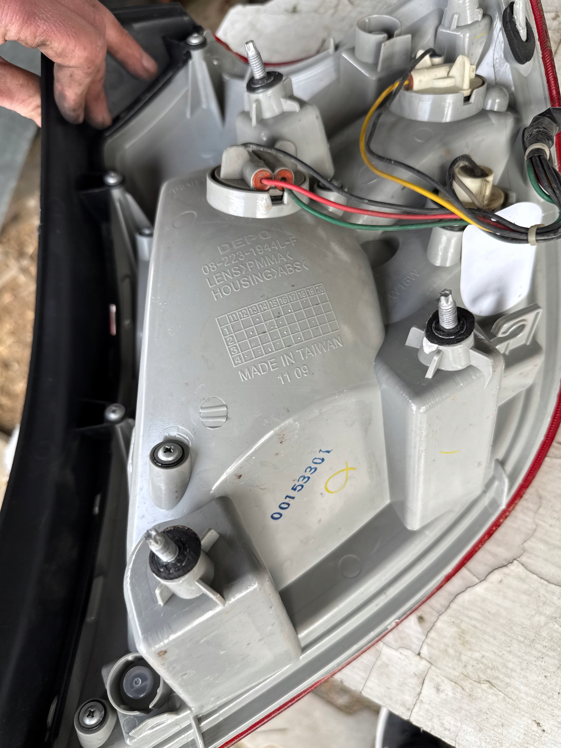 light left rear part rear 92401-1H0 KIA CEED 1 and 5D HB 07-10