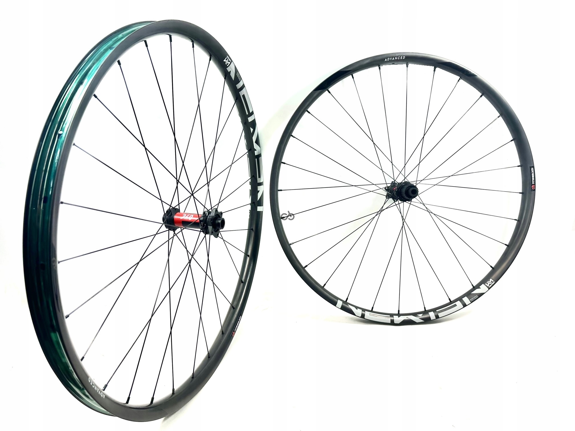 Kola Newmen XA30 Sl Advanced Carbon 29" Boost s náboji Dt Swiss 240 Exp, 1320 g