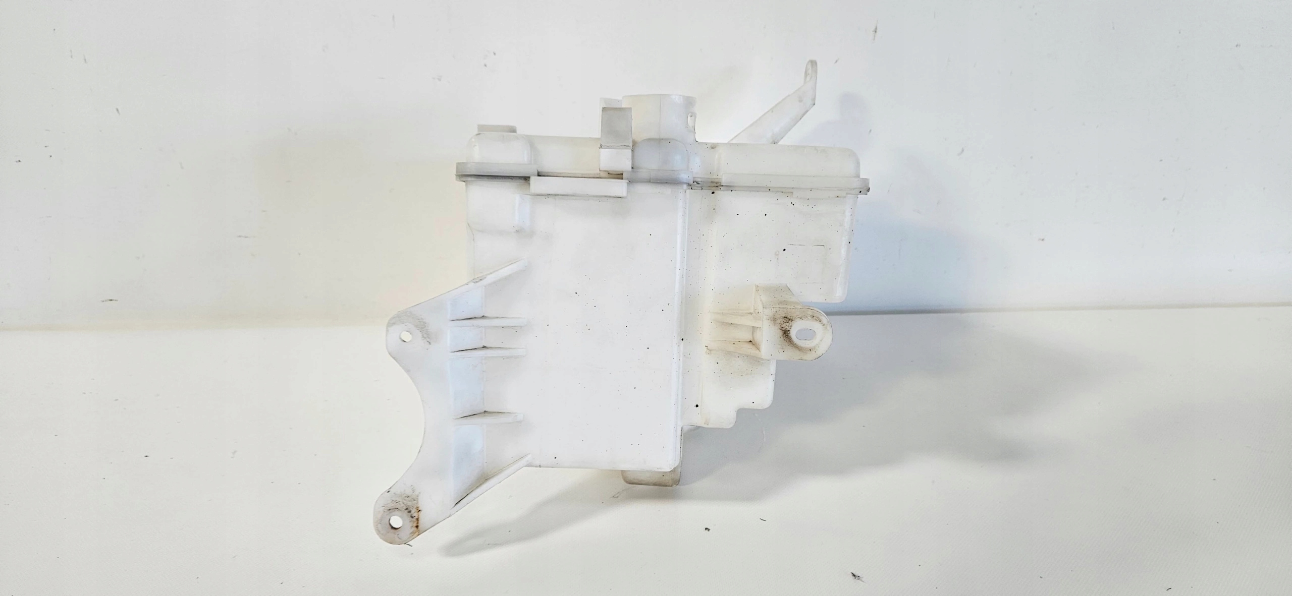 washer fluid tank TOYOTA AURIS II LIFT