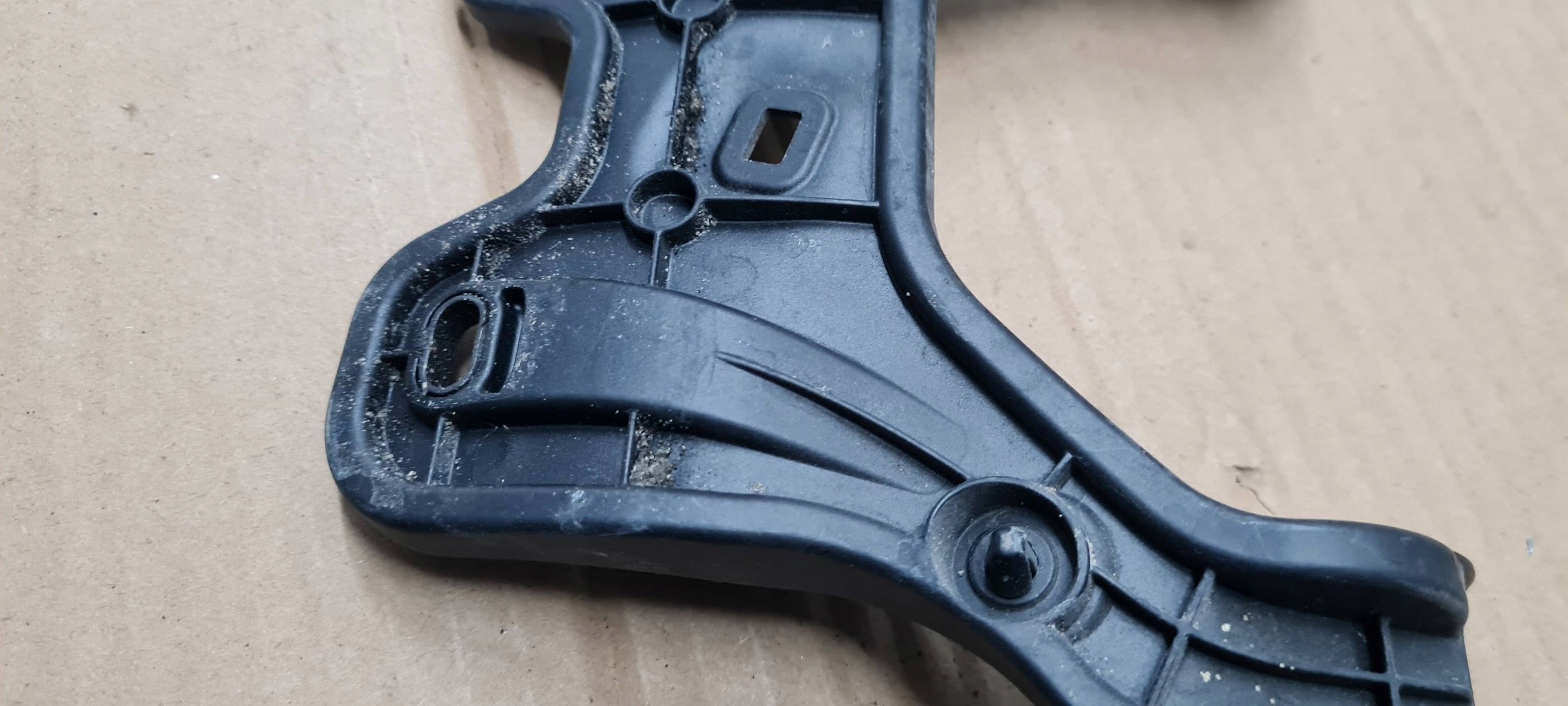 A5 8W S5 Halter Halter Panzer 8W0121232L A4 B9 8W