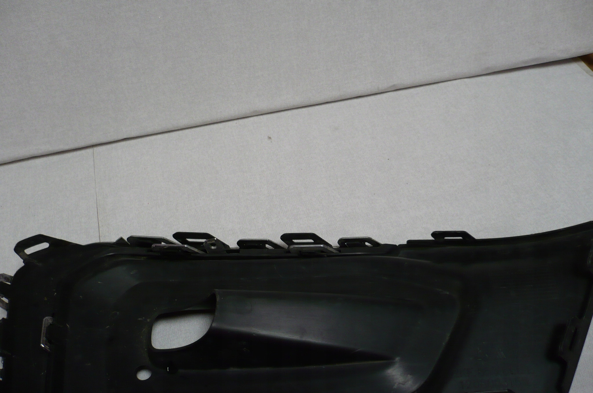 FORD TOURNEO CONNECT III grid of a bumper right front 22->