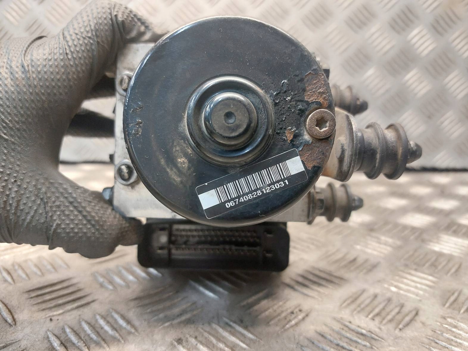pump control unit ABS AUDI A3 8P 1.6 8V 1K0907379D