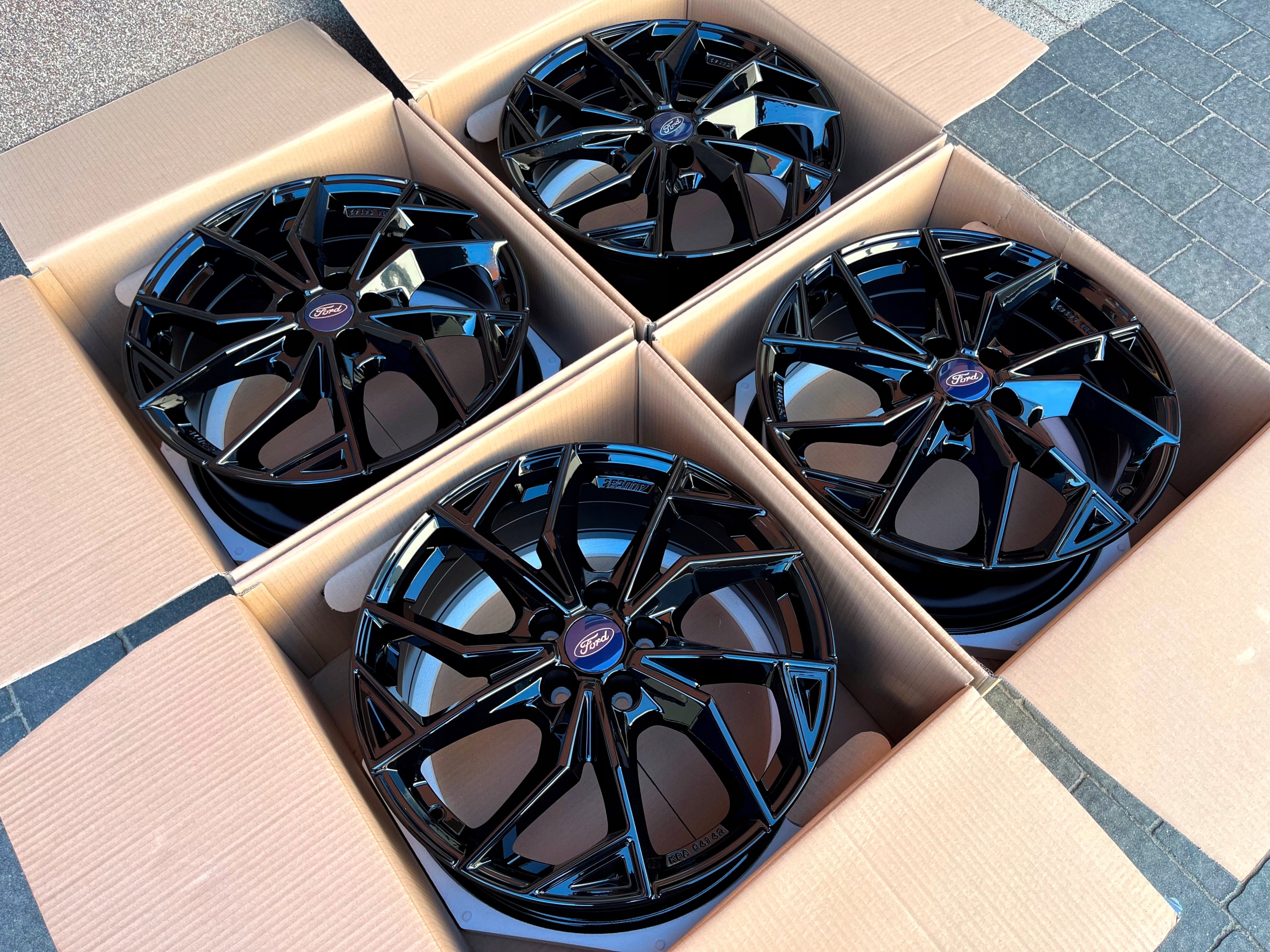 FORD MONDEO FELGI ALUMINIOWE 18 ALUTEC Kod producenta ADX2-758