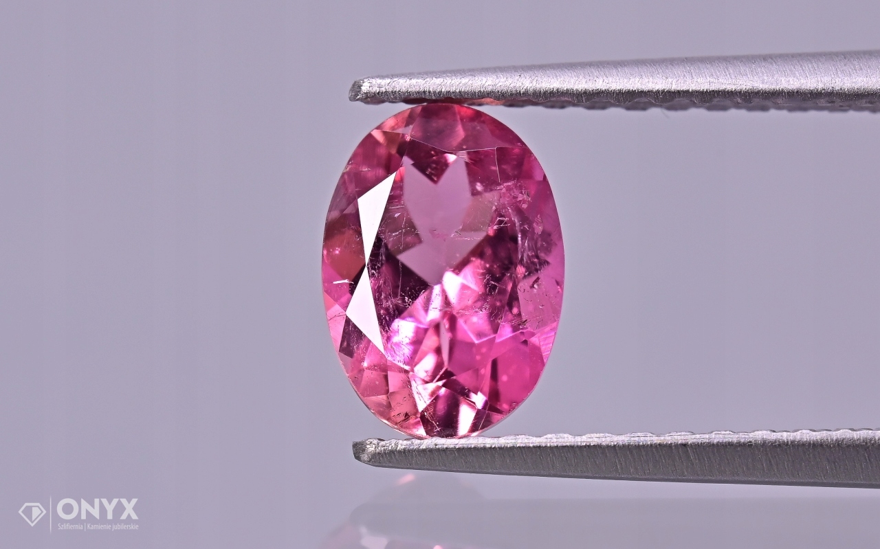 Turmalín fazetovaný ovál 7x5 mm