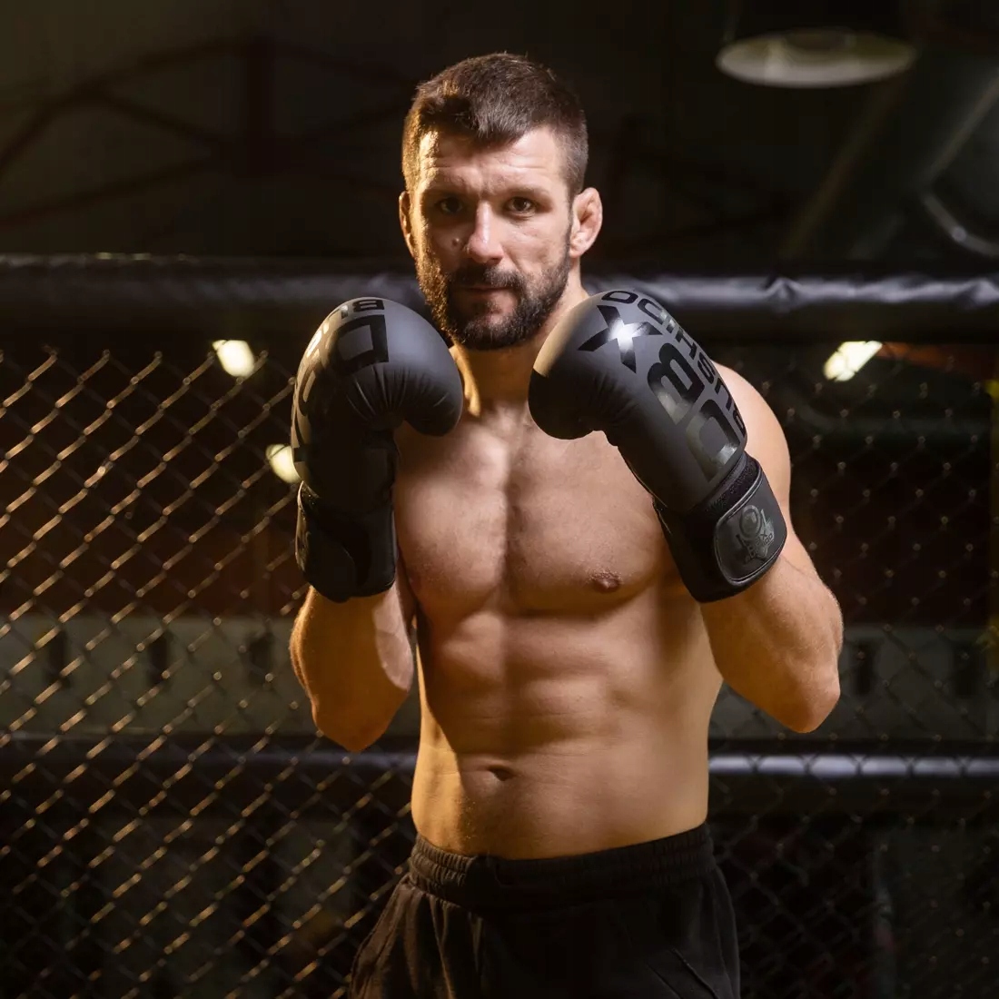 RĘKAWICE BOKSERSKIE SPARINGOWE TRENINGOWE Z SIATKĄ DBX BUSHIDO 16 oz Kod producenta B-2v21-16oz