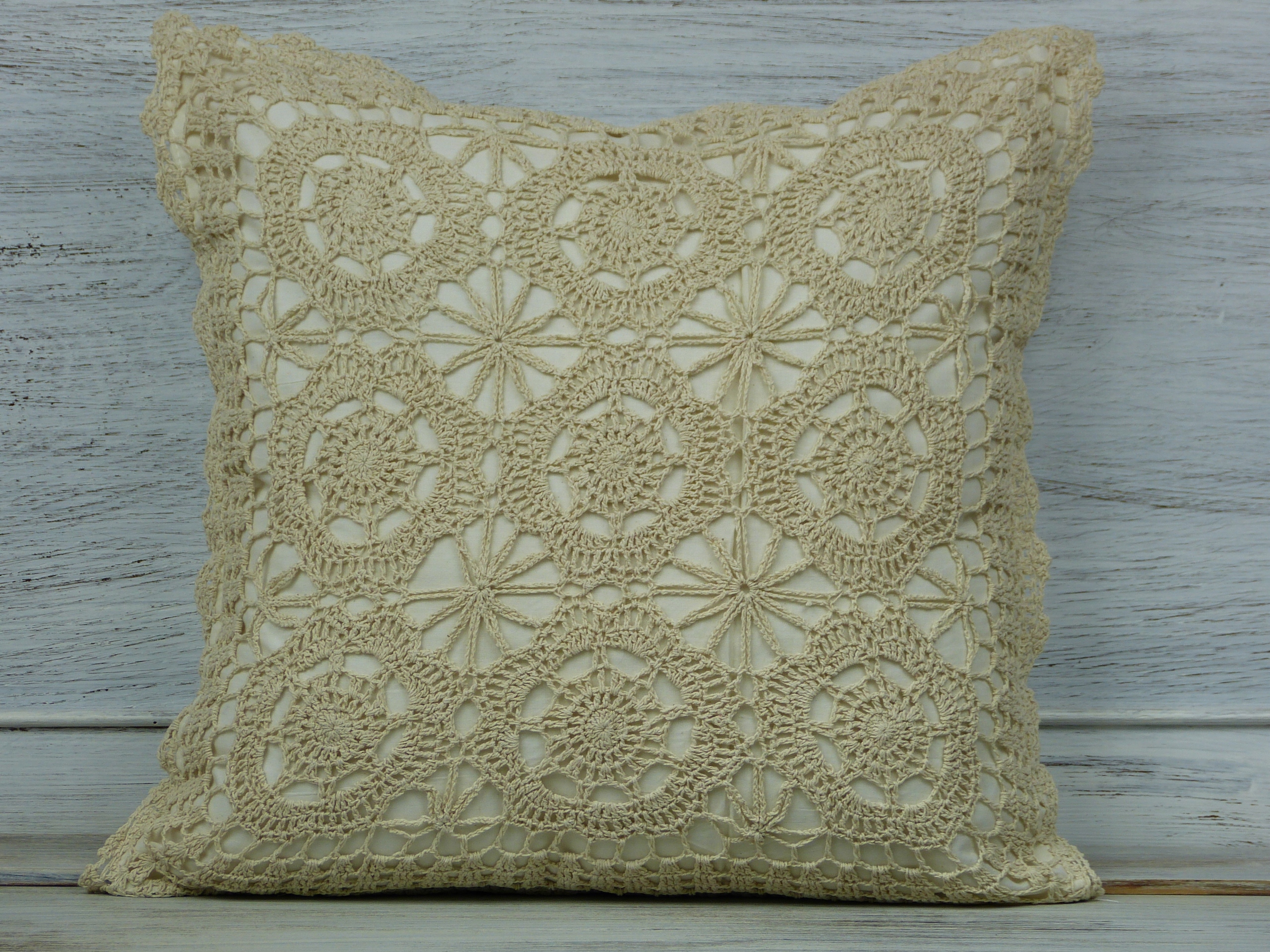 

Poszewka szydełkowa 40x40 beżowa 100% bawełna