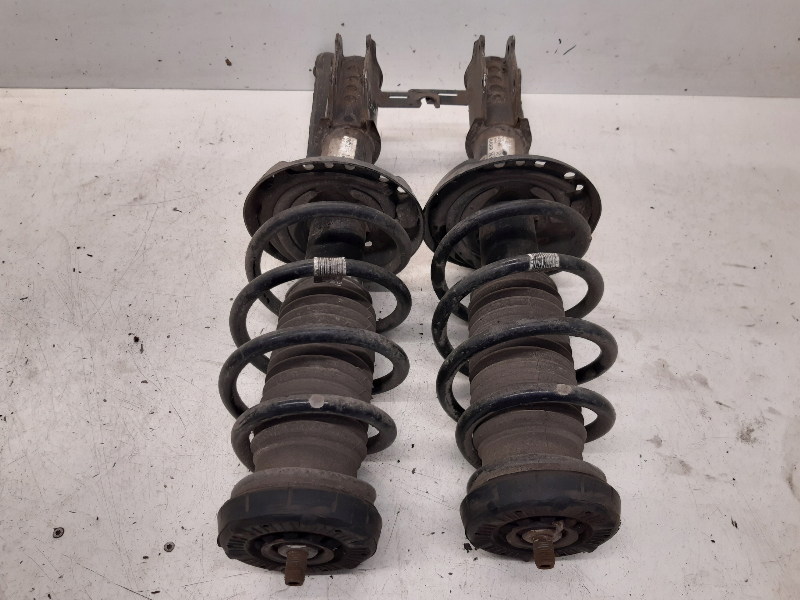 shock absorbers springs front para 13412612 Opel Astra J