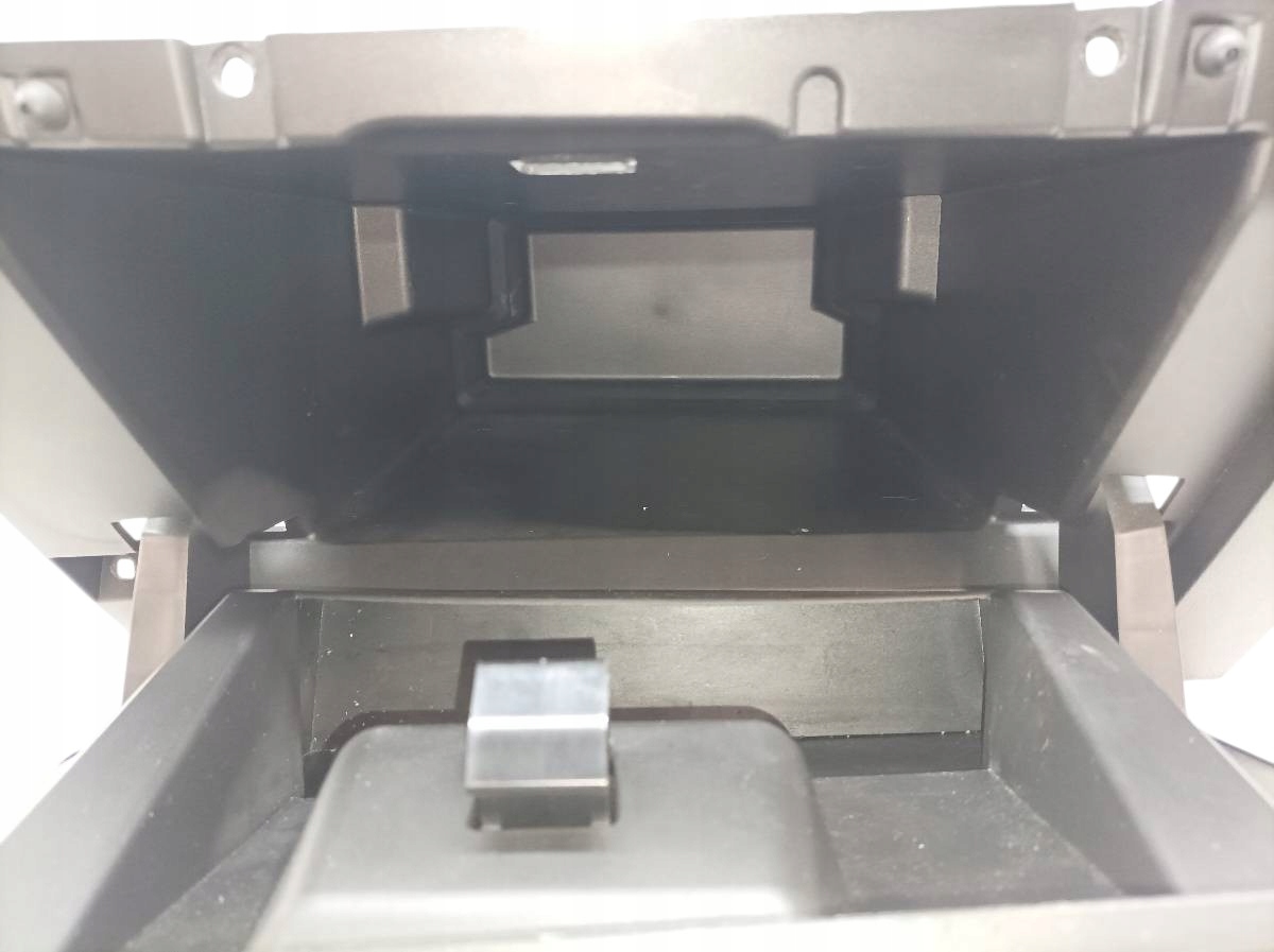 бардачок правый пассажира европа Dacia SANDERO III (2020- )