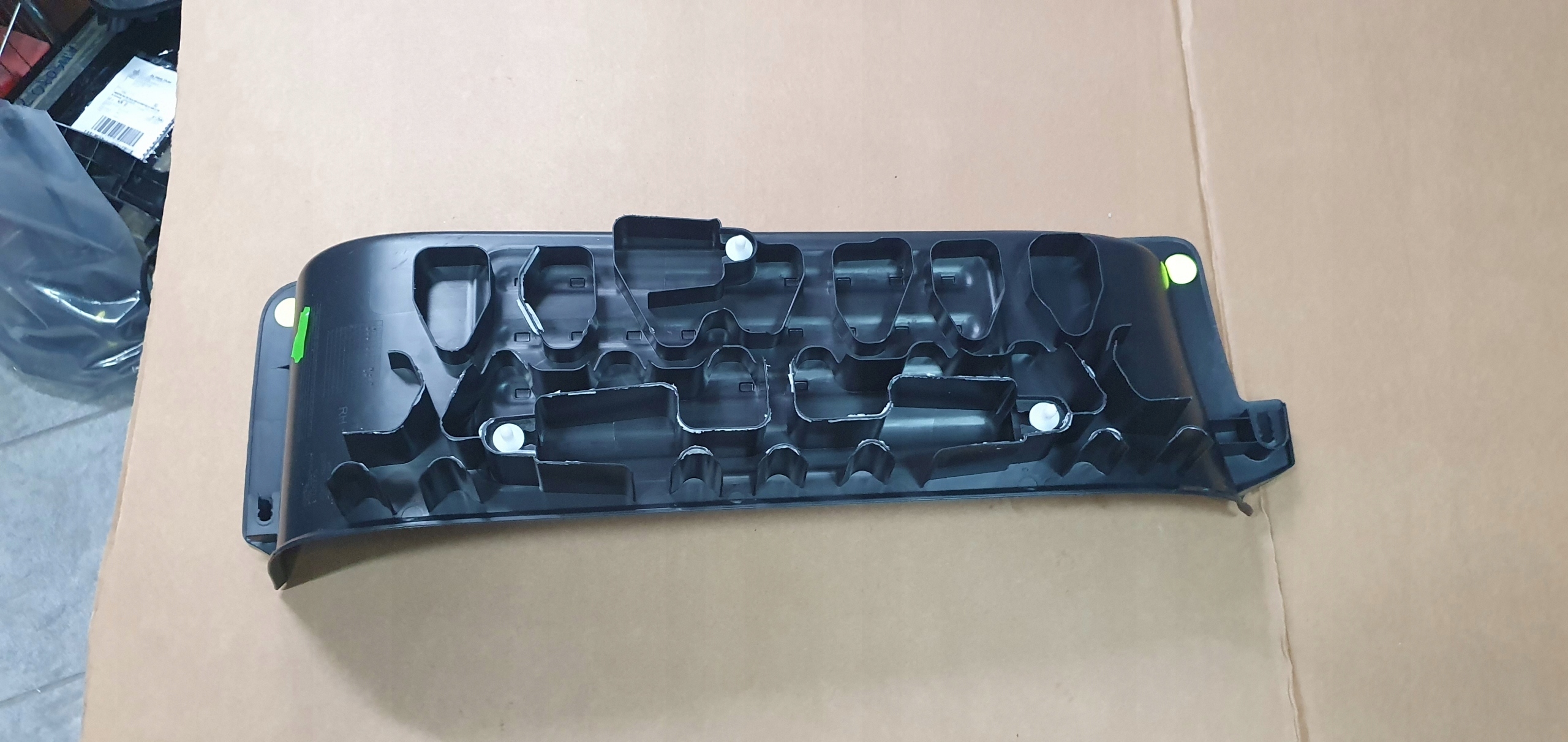 Couverture STOPIEN Jupes VW T6 7LA863736D Droite