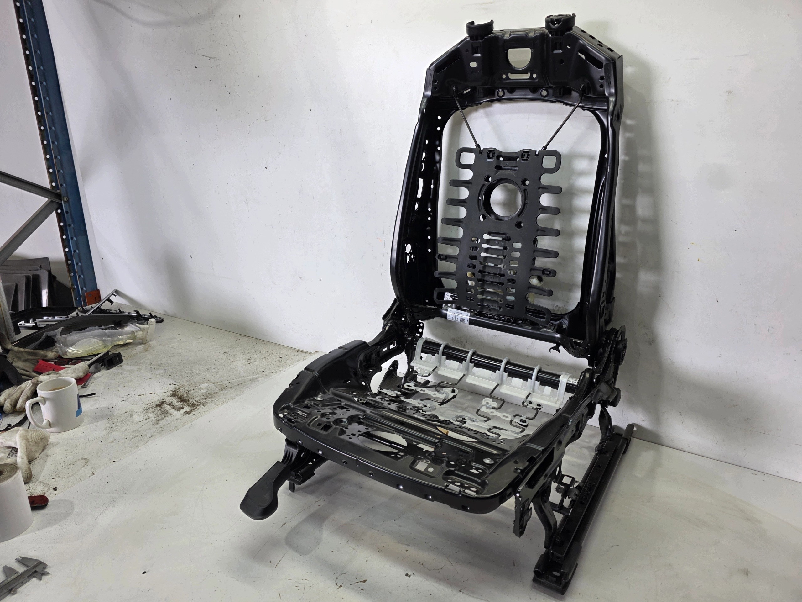 support seat left AUDI A6 C8 4K0881045AN 4K0881105G