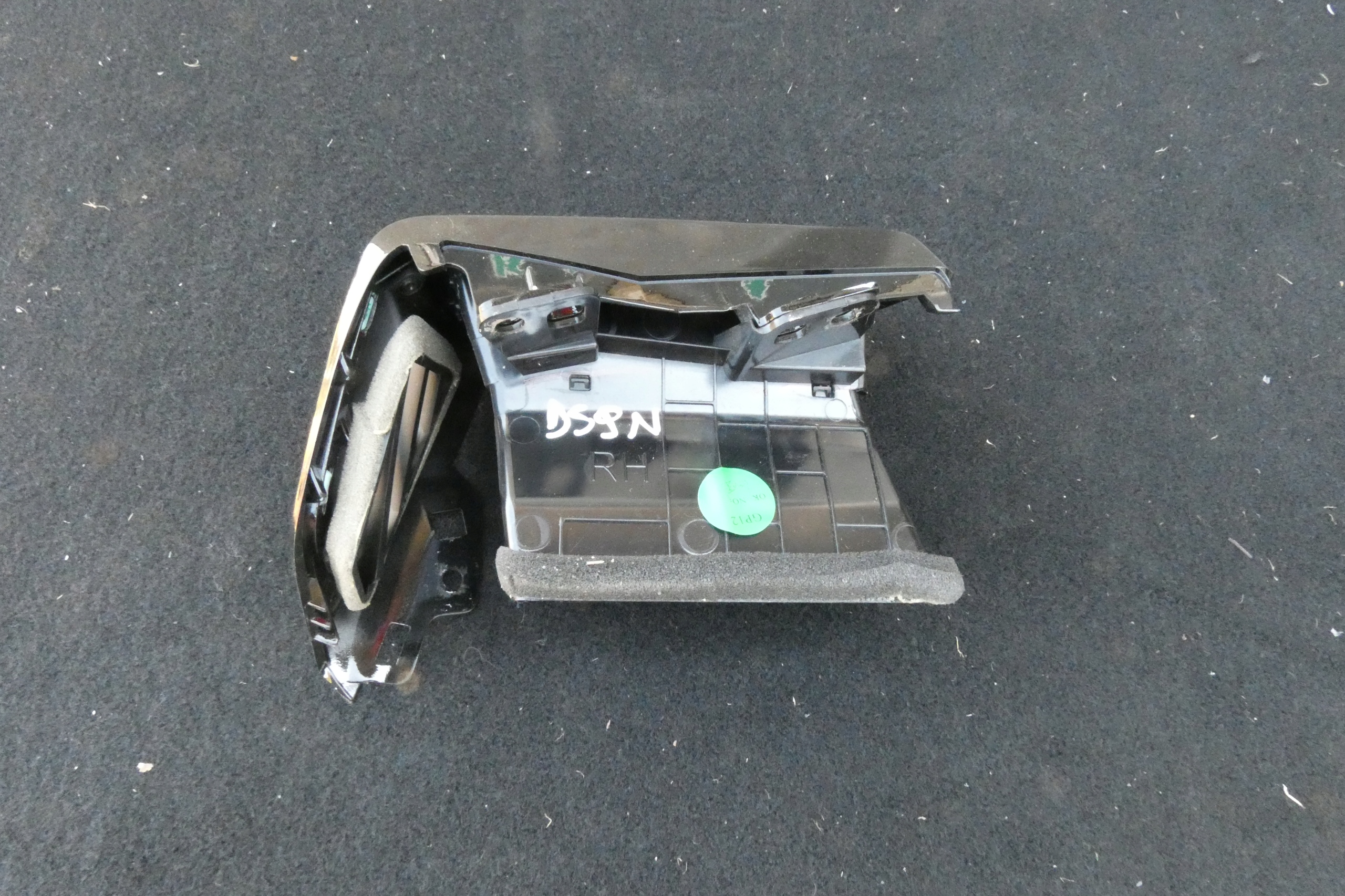 Citroen DS9 grid air conditioning devices right left 9823911280 9823911180