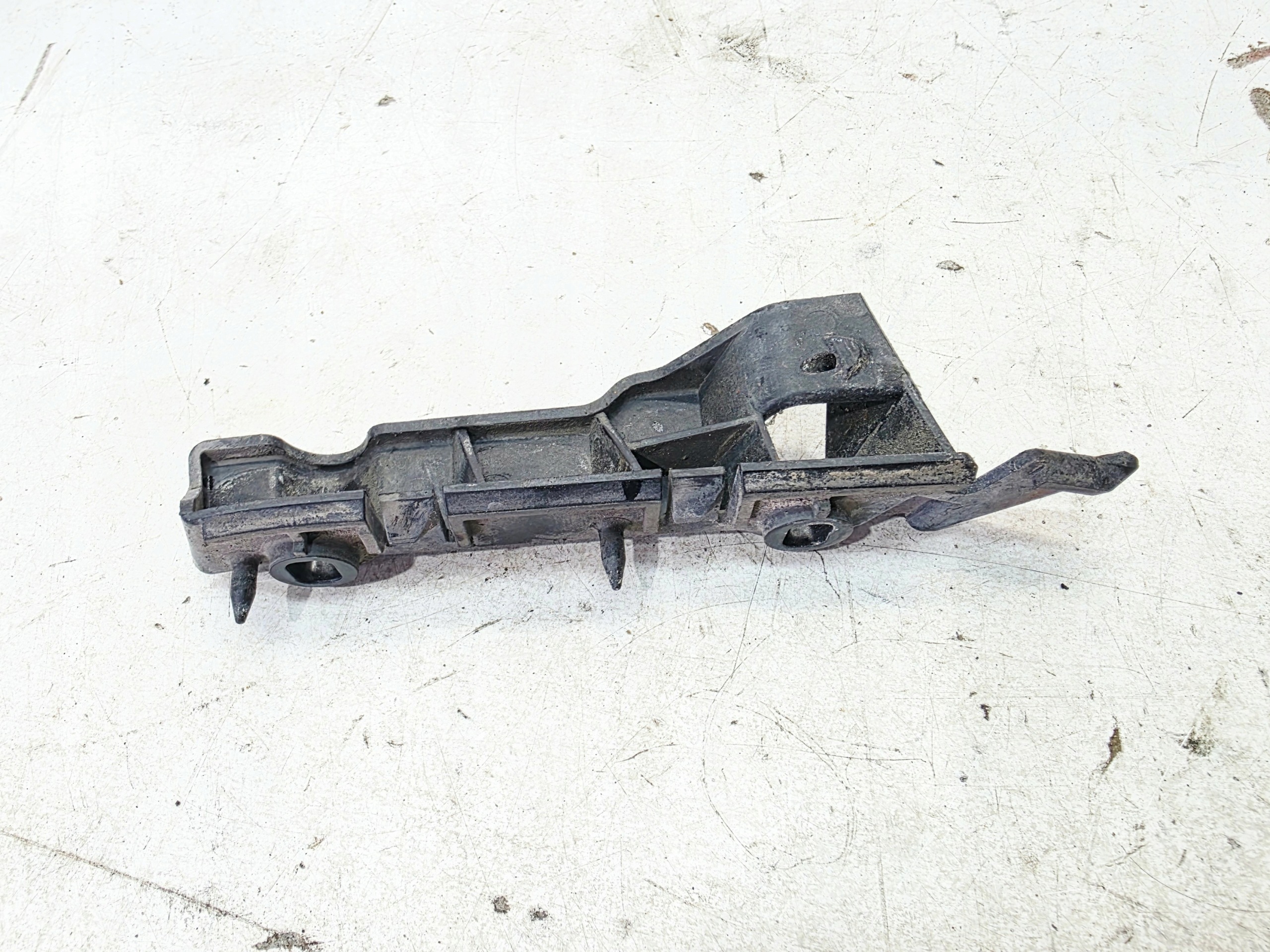 support holder of a bumper right front AUDI A5 8T 8T0807284C