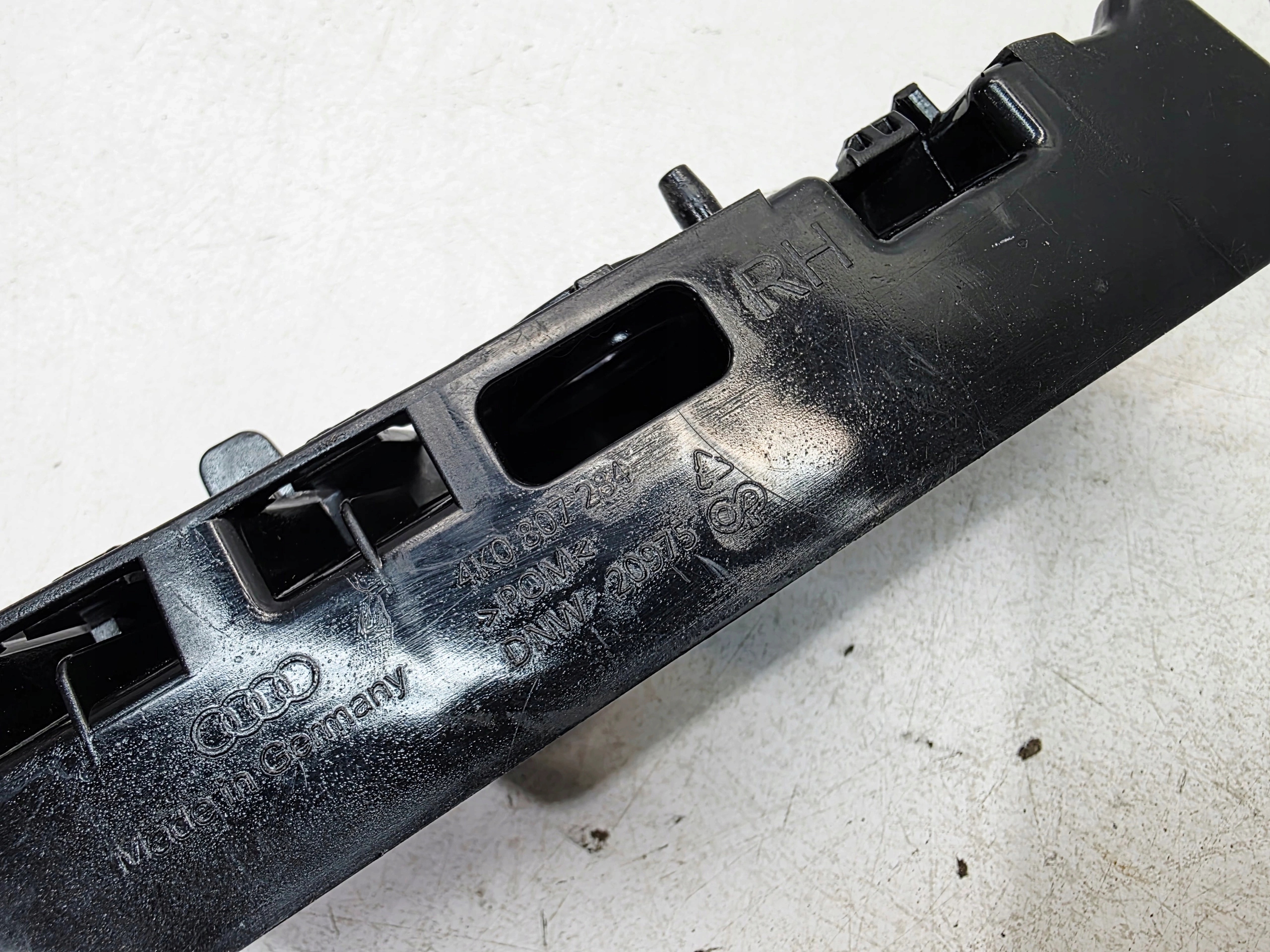 Supporto staffa Paraurti Destra Anteriore AUDI A6 C8 4K0807284