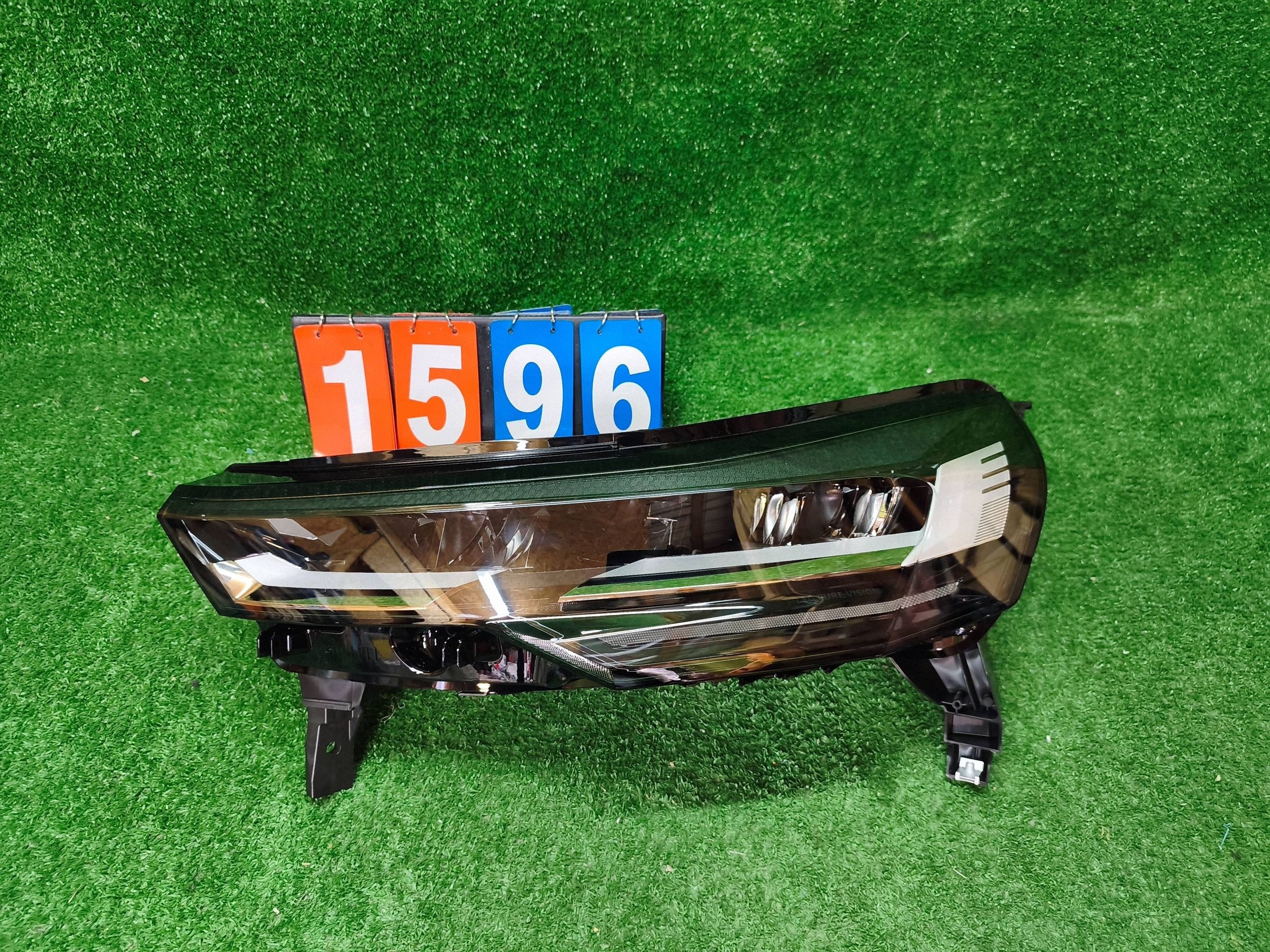 REFLEKTOR left front RENAULT CAPTUR ll. SYMBIOZ LIFT FULL LED NR.1596
