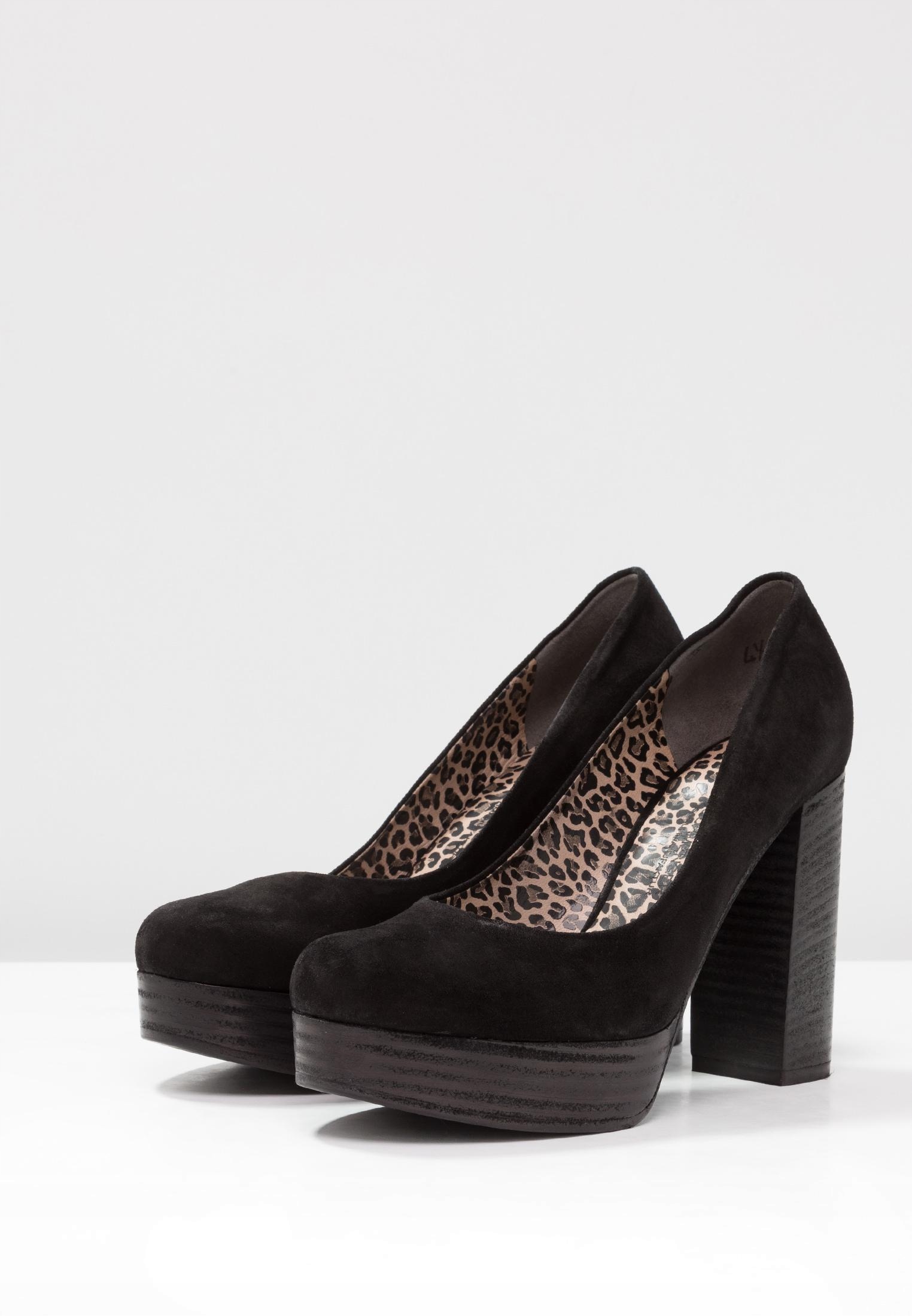 A23123 Kennel+schmenger Amina Lodičky 38