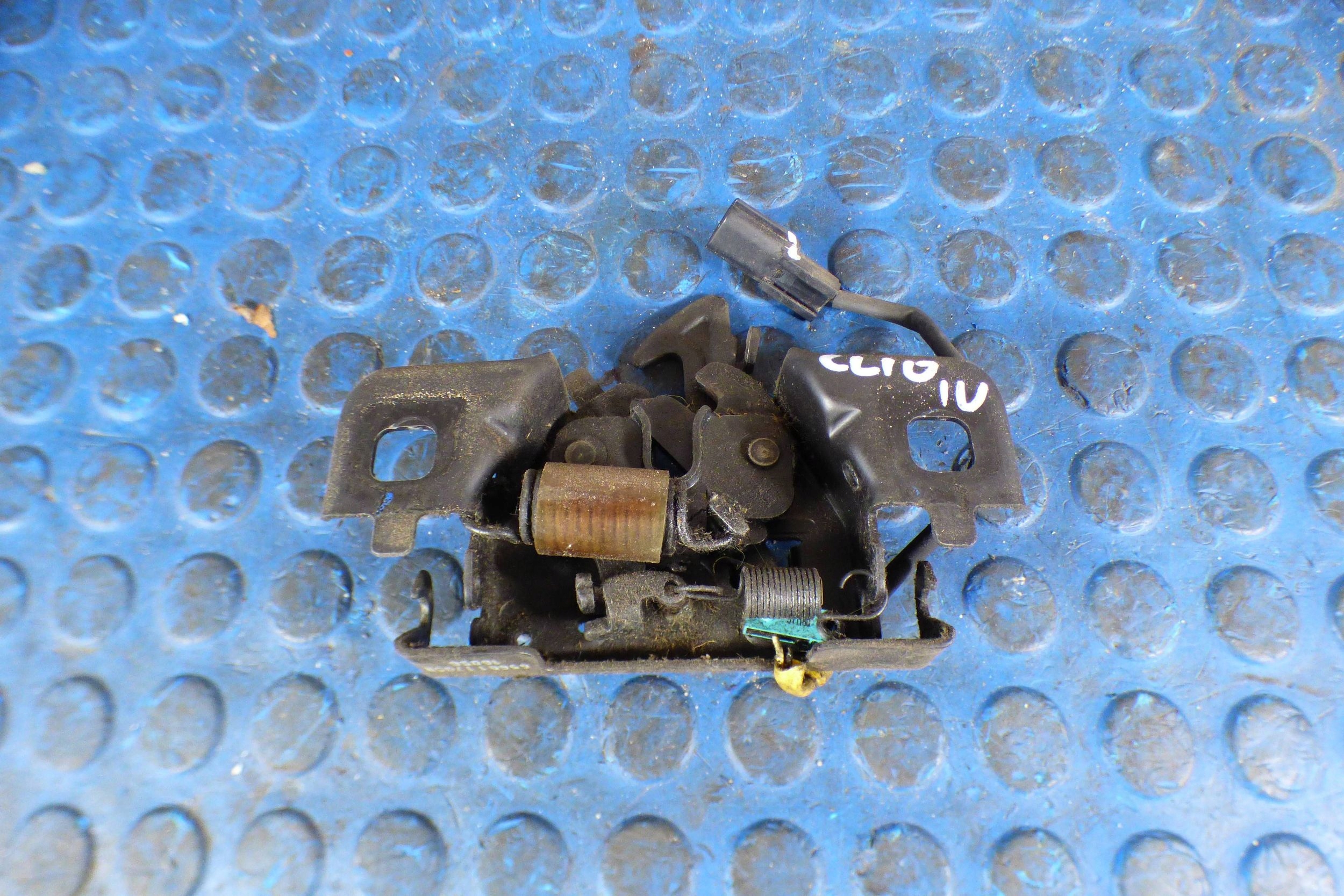 Renault Clio IV bonnet latch lock front 656011705R st.BDB