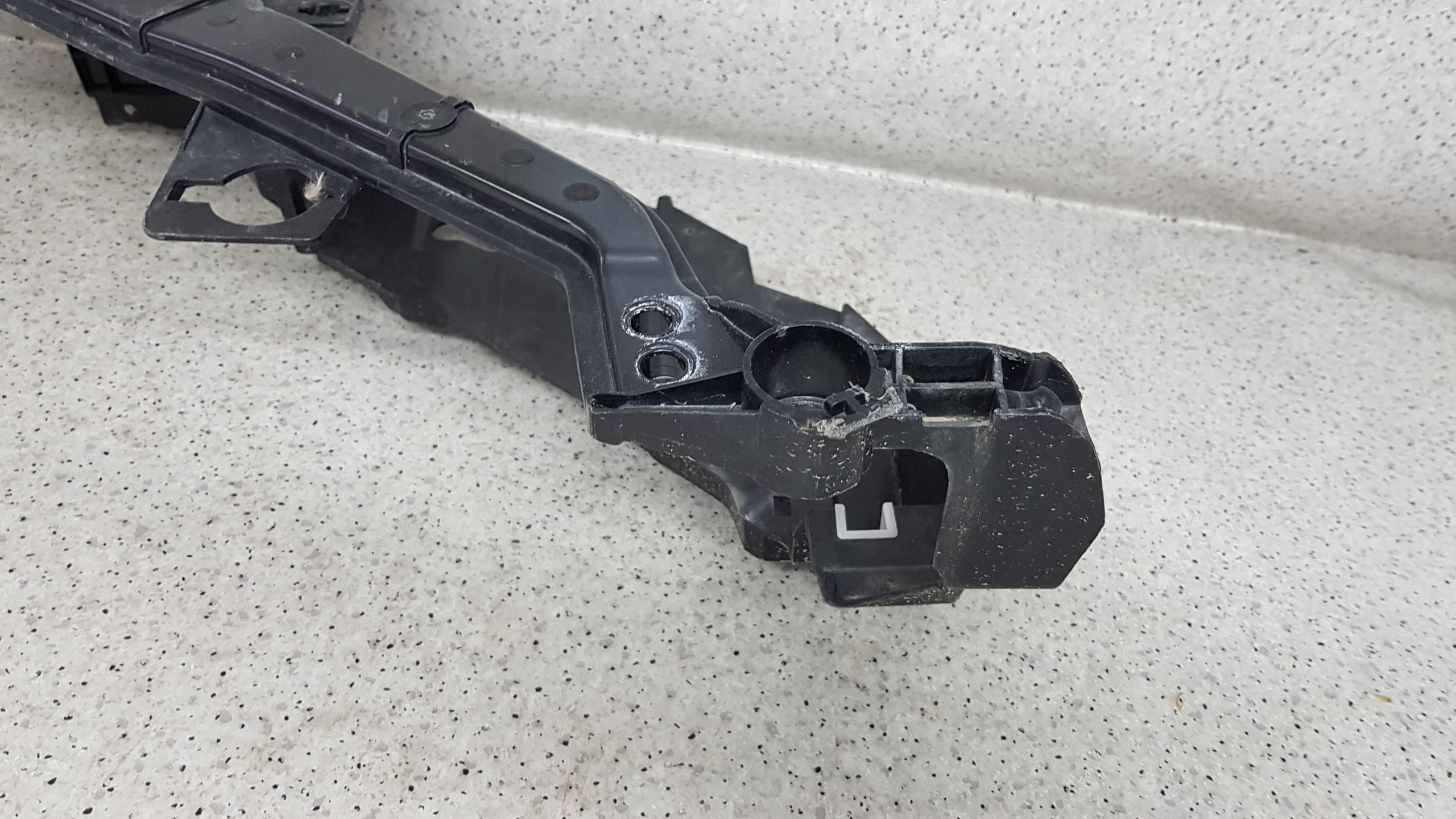 VOLVO V40 V 40 2012 - bar, wall front 9917