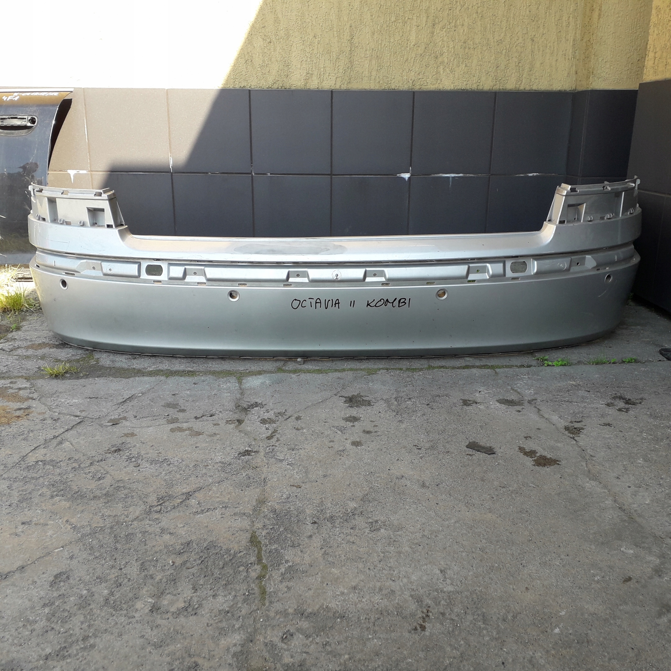 SKODA OCTAVIA II 5D HB ZDERZAK TYLNY GOŁY
