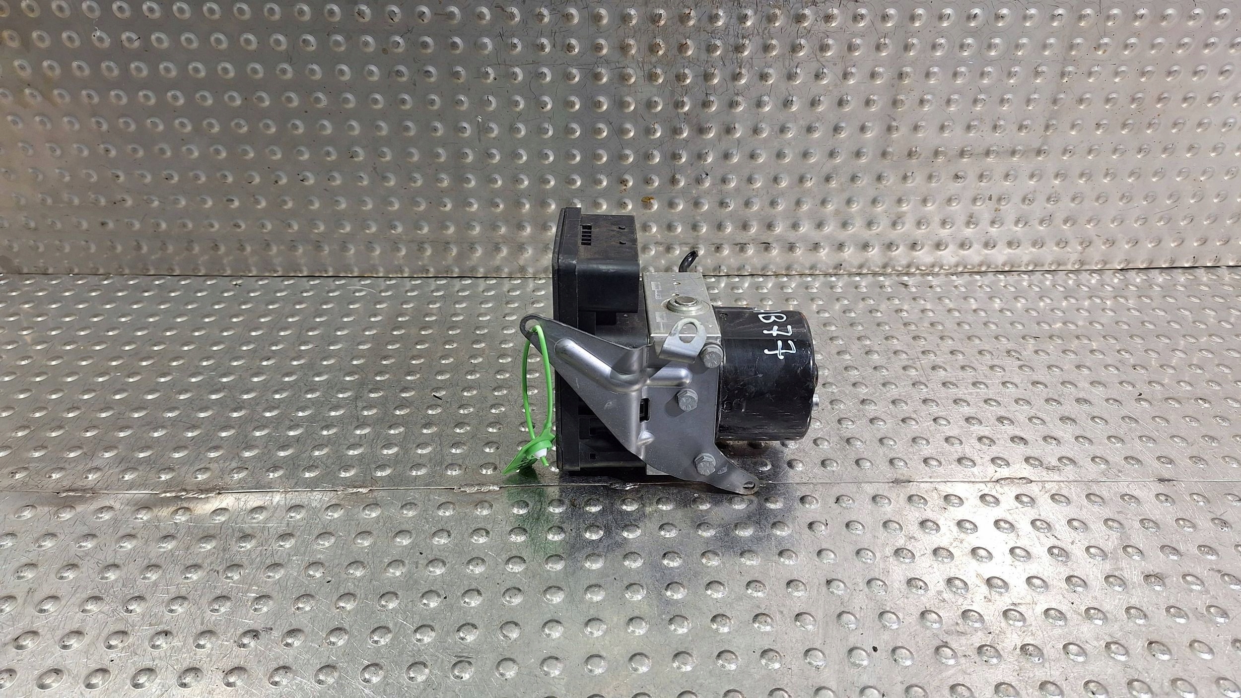 pump control unit ABS 6789301 6789300 BMW E81 E87 E90 E91 E92 E93
