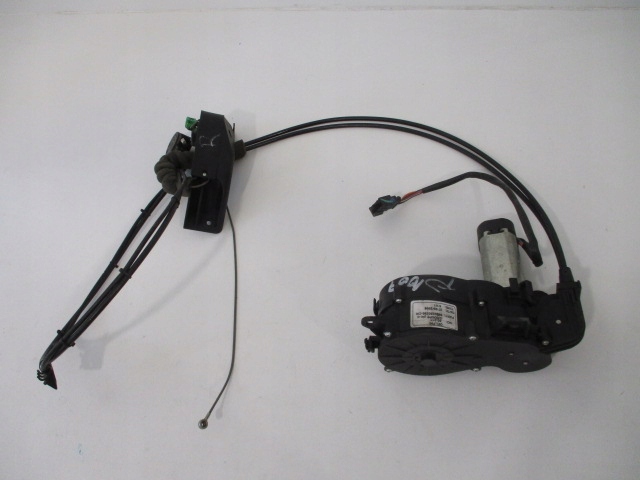 PEUGEOT 1007 MECHANIZM OTWIERANIA DRZWI PRAWE PRZESUWNE 9680250280 16876875