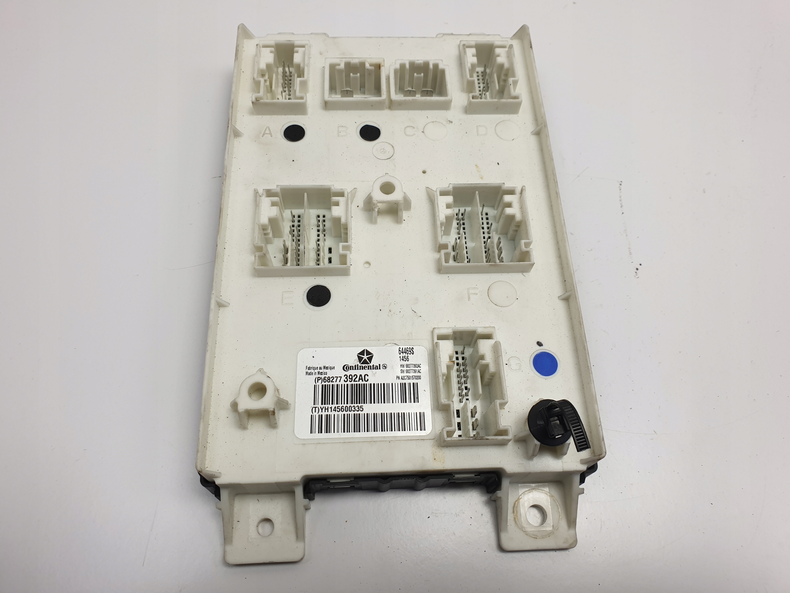 68277392AC - Dodge Challenger 15-блок запобіжників BSI