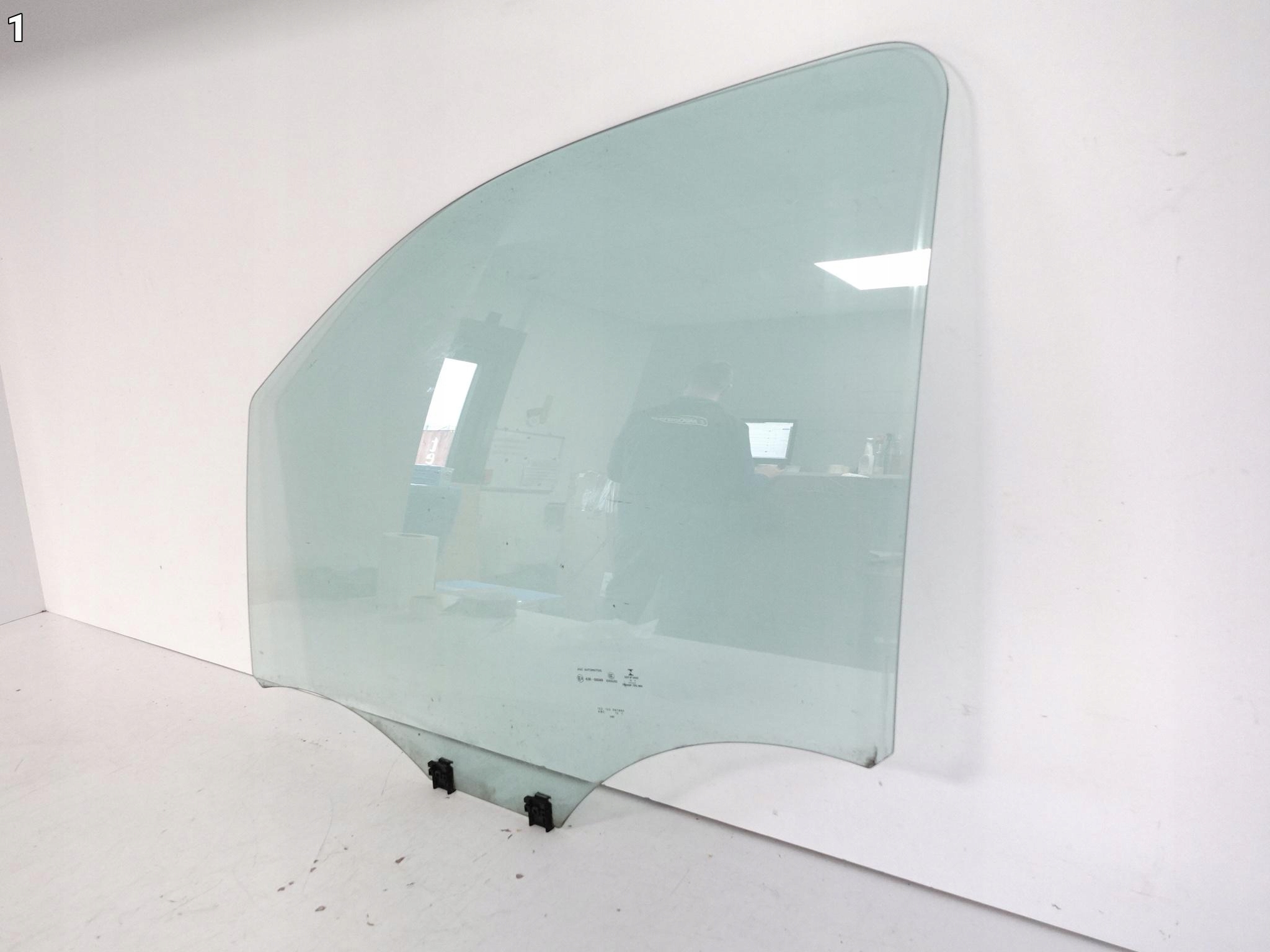 TOYOTA PROACE II OPEL VIVARO C window side door front left TRANSPARENTNA