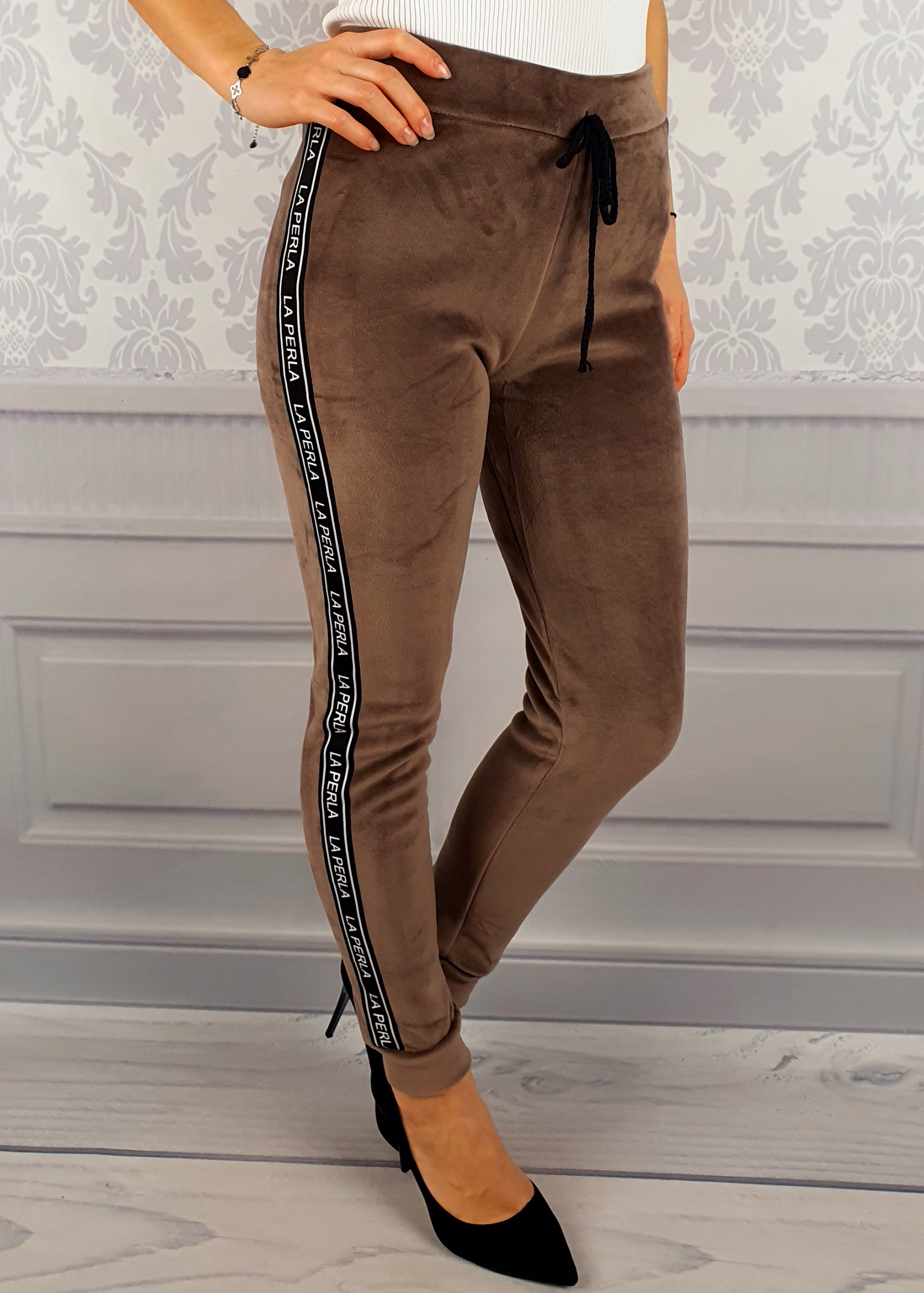 #OCIEPLANE - SPODNIE - DRESOWE - DAMSKIE - WELUR Materiał dominujący poliamid