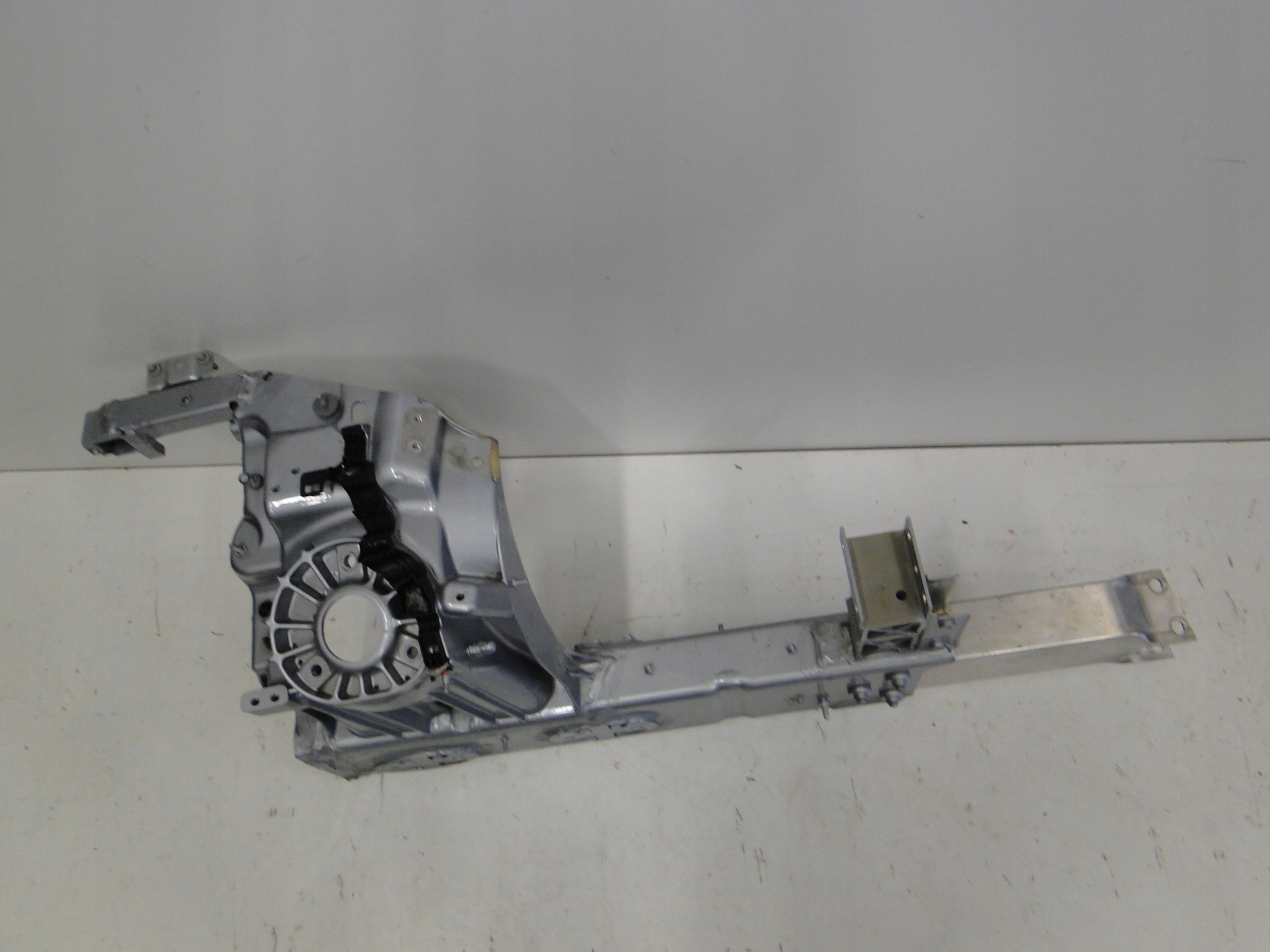 MERCEDES SL R232 232 ĆWIARTKA PODŁUŻNICA LEWA Typ samochodu Samochody osobowe