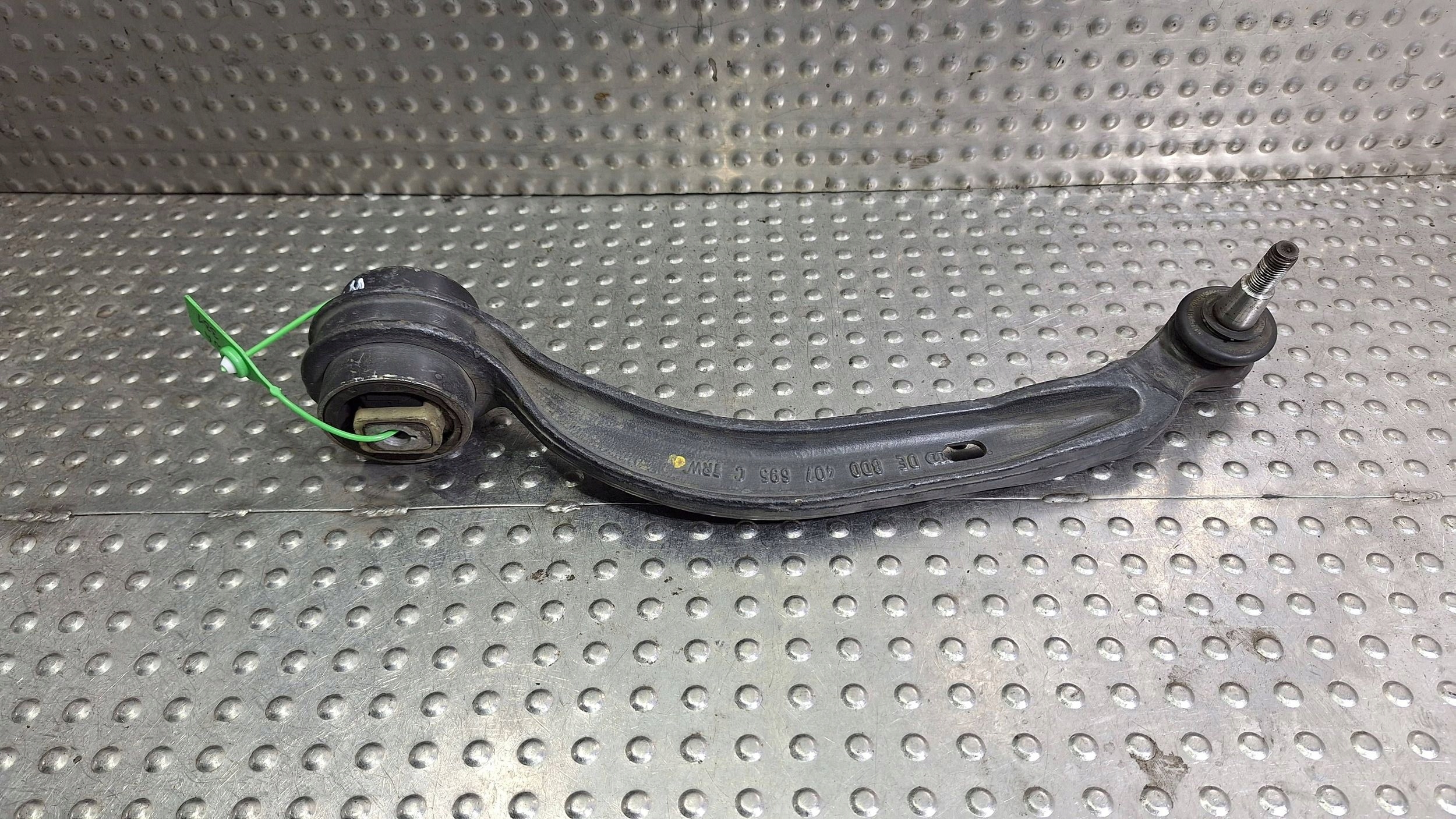 rameno levý předek 8D0407695C AUDI A4 B5