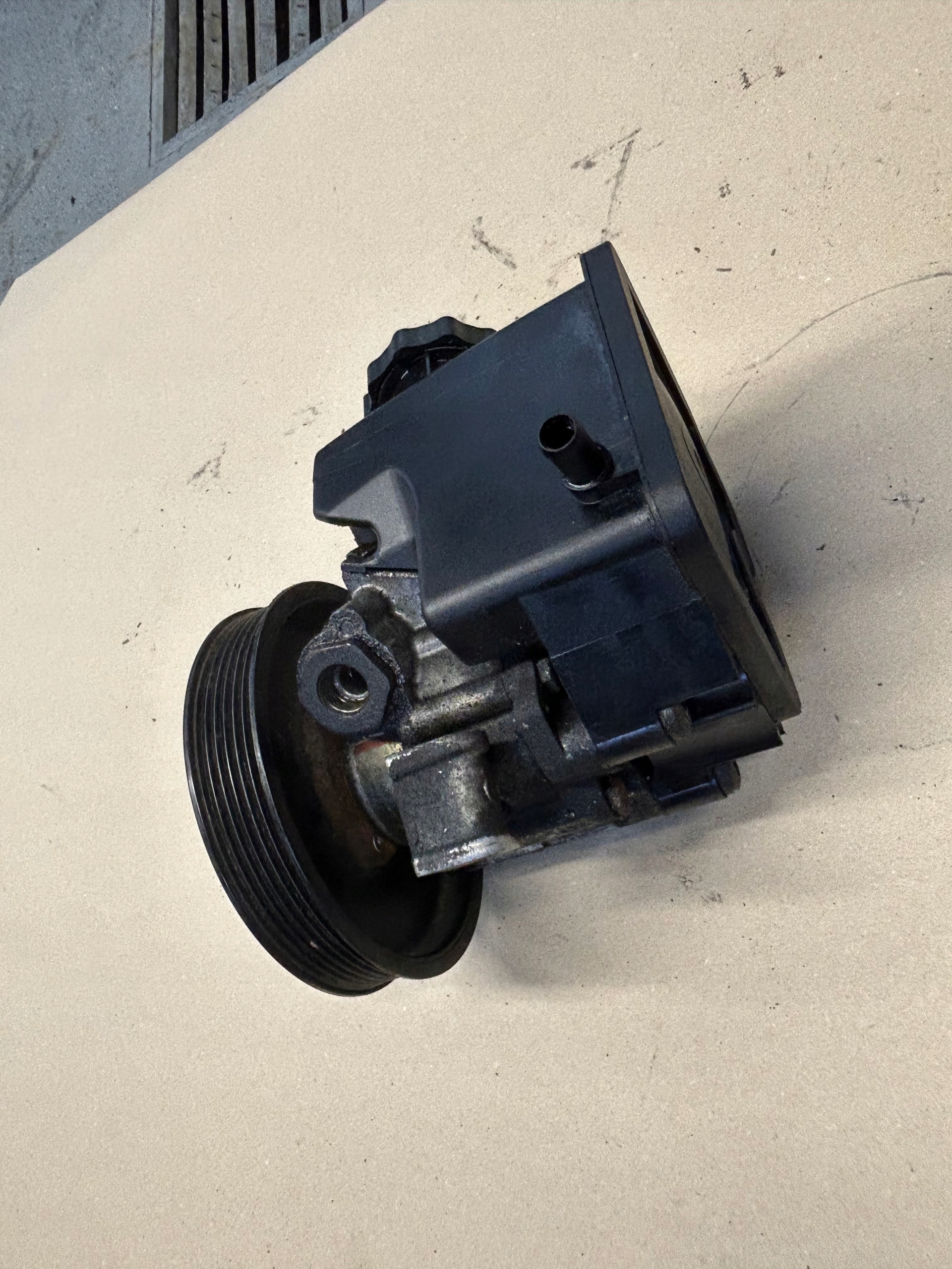 MERCEDES W210 W211 3,2 CDI servo pump A002466730