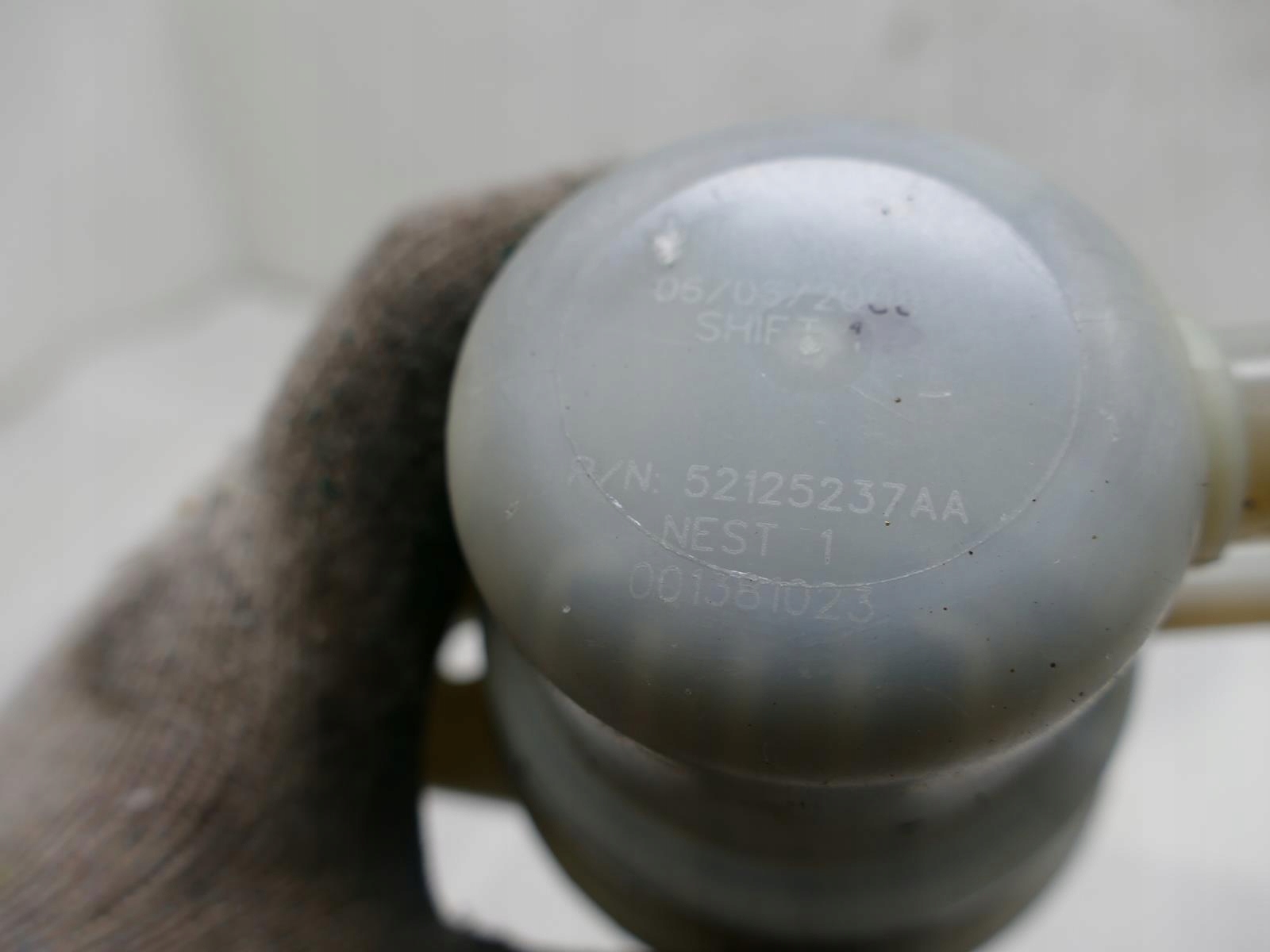 JEEP CHEROKEE KK 2 8 CRD ZBIORNICZEK WSPOMAGANIA Parts manufacturer Jeep original OE