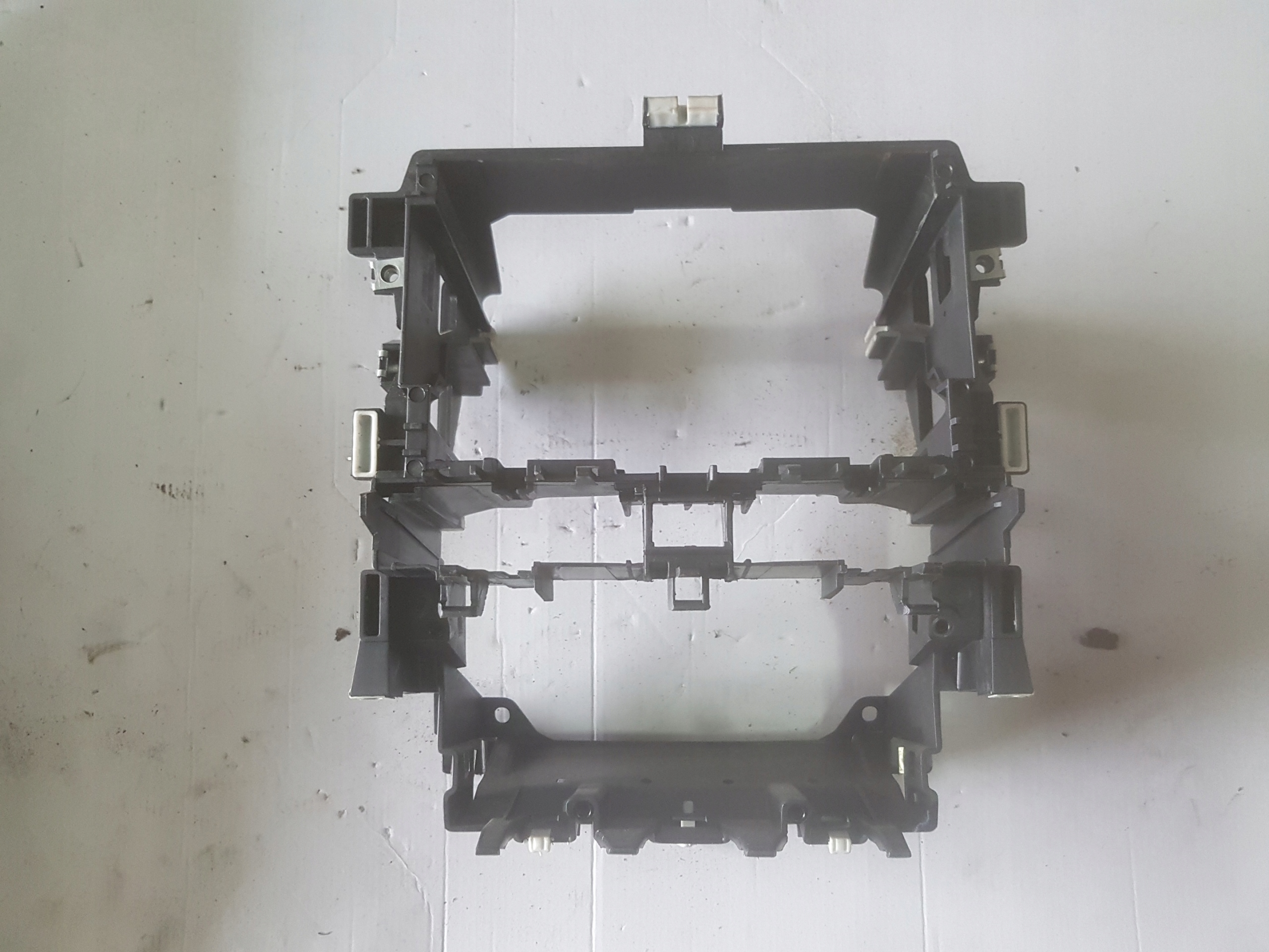 8P0858005C - AUDI A3 8P LIFT 08-12R рамка радио 2DIN