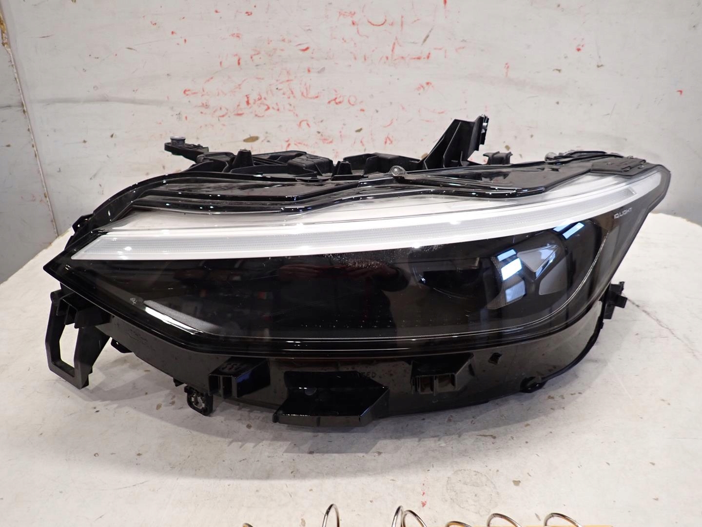 light front front left VW ID7 2023- FULL LED 14B941035B
