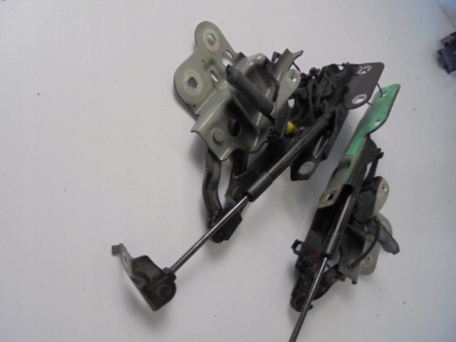 ZAWIASY MASKI NABOJE JAGUAR E-PACE 2019 ROK Typ samochodu Samochody osobowe