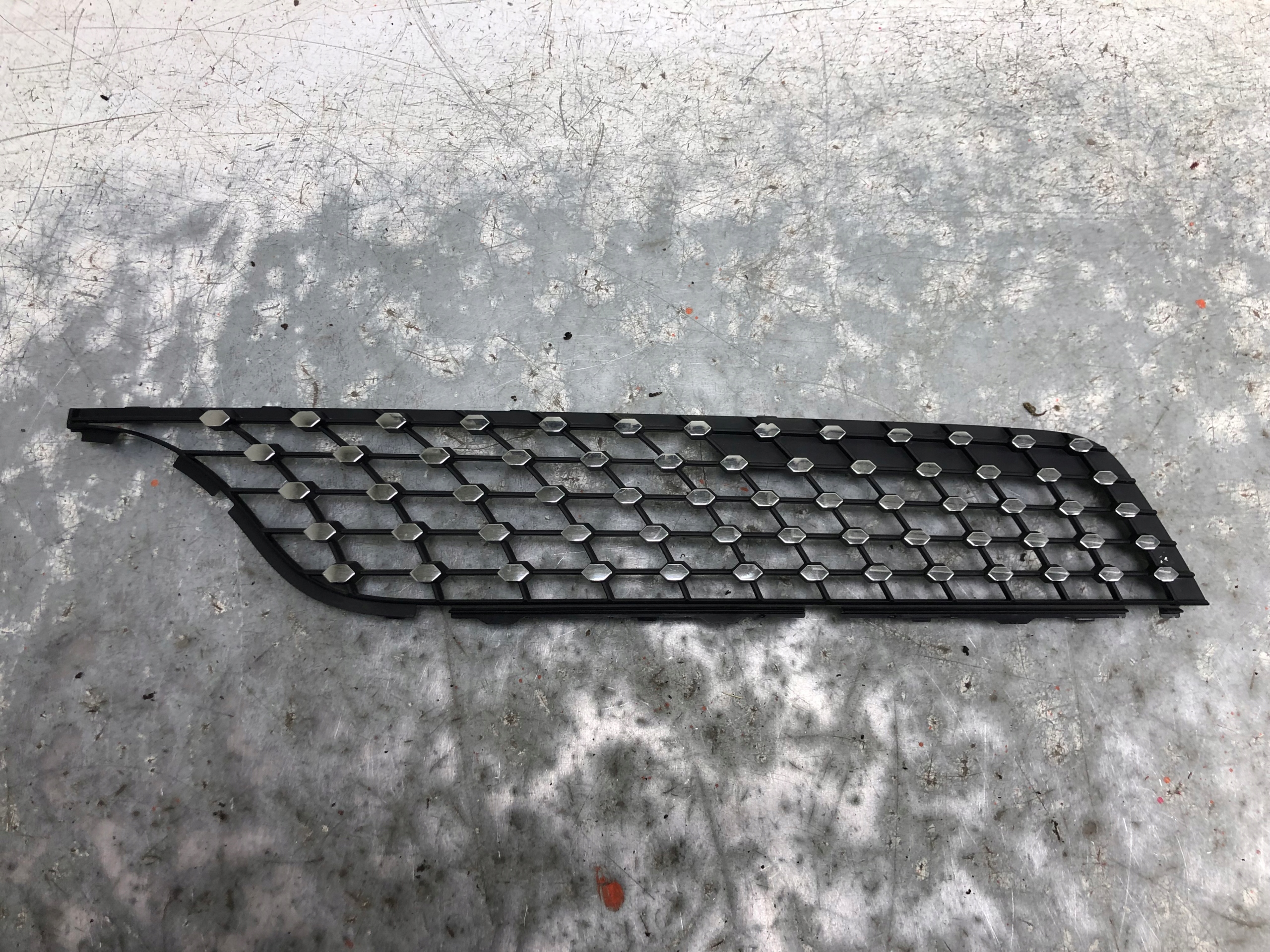 grid GRILLA left MERCEDES W253 X253 A2538889100
