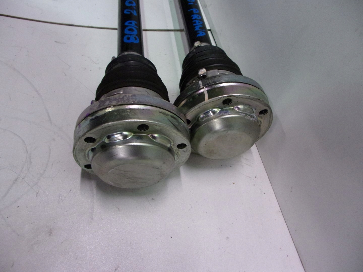 semi-axis semi-axis AUDI Q5 80A 2,0TDI right left rear part