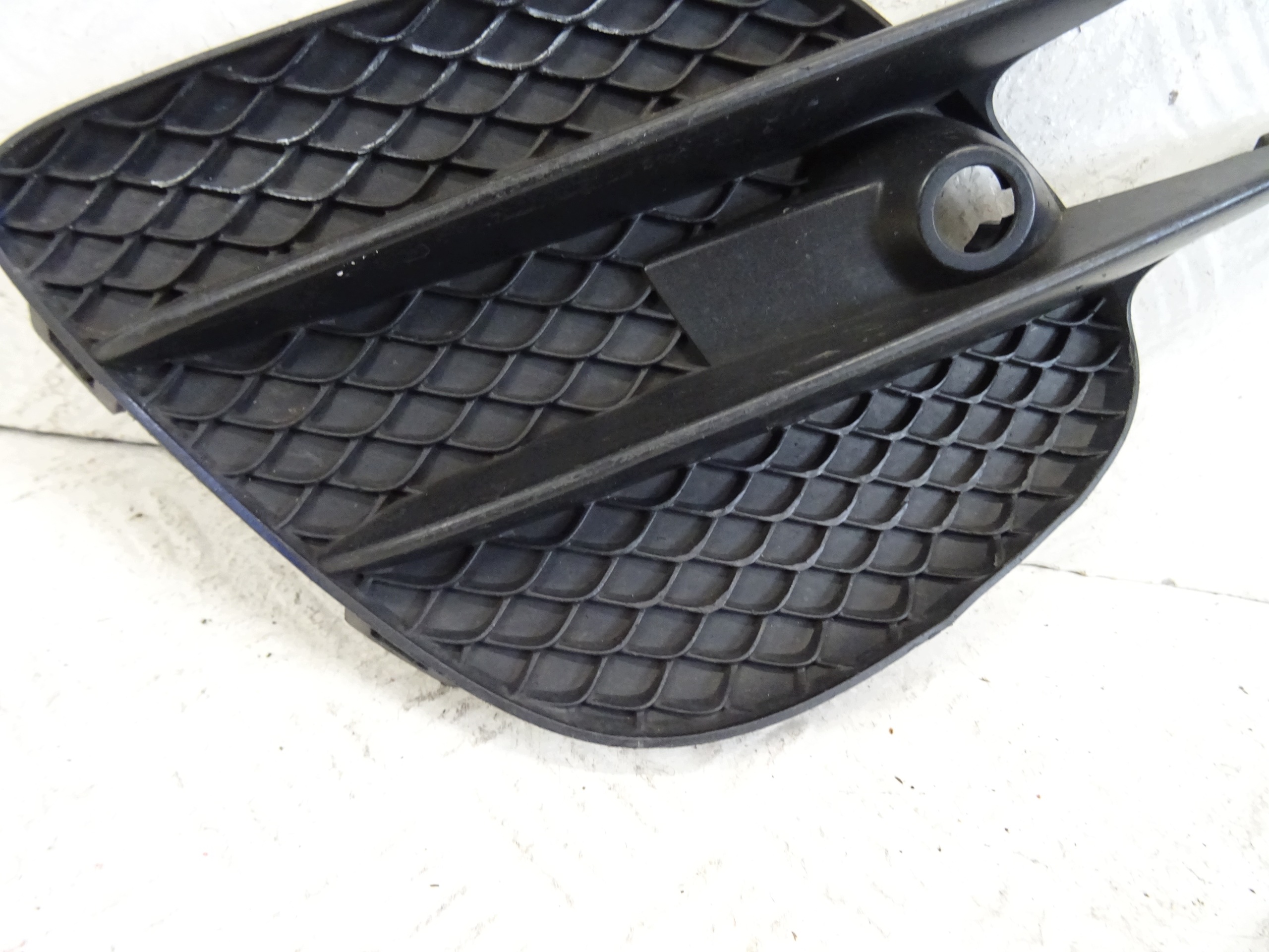 grid of a bumper left front MERCEDES GLC 253 AMG A2538853500